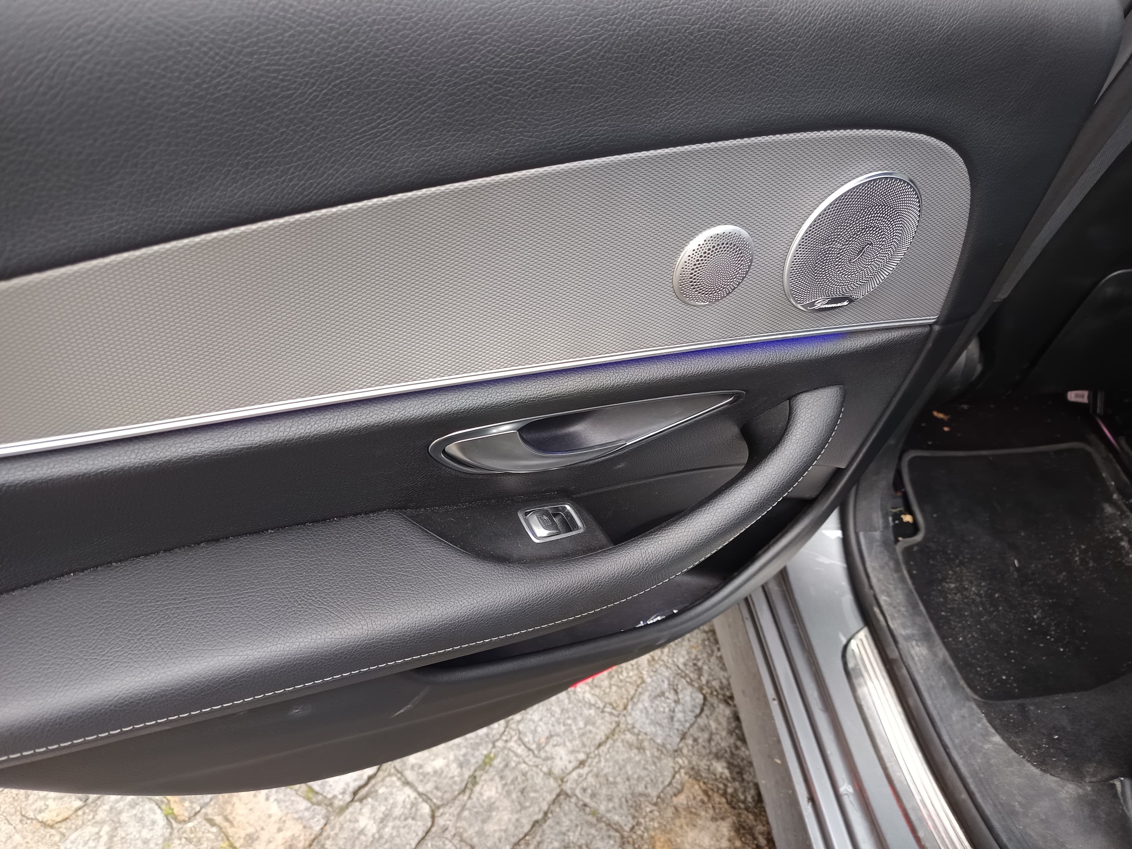 Mercedes-Benz E 220D · Ano 2016 — imagem 25