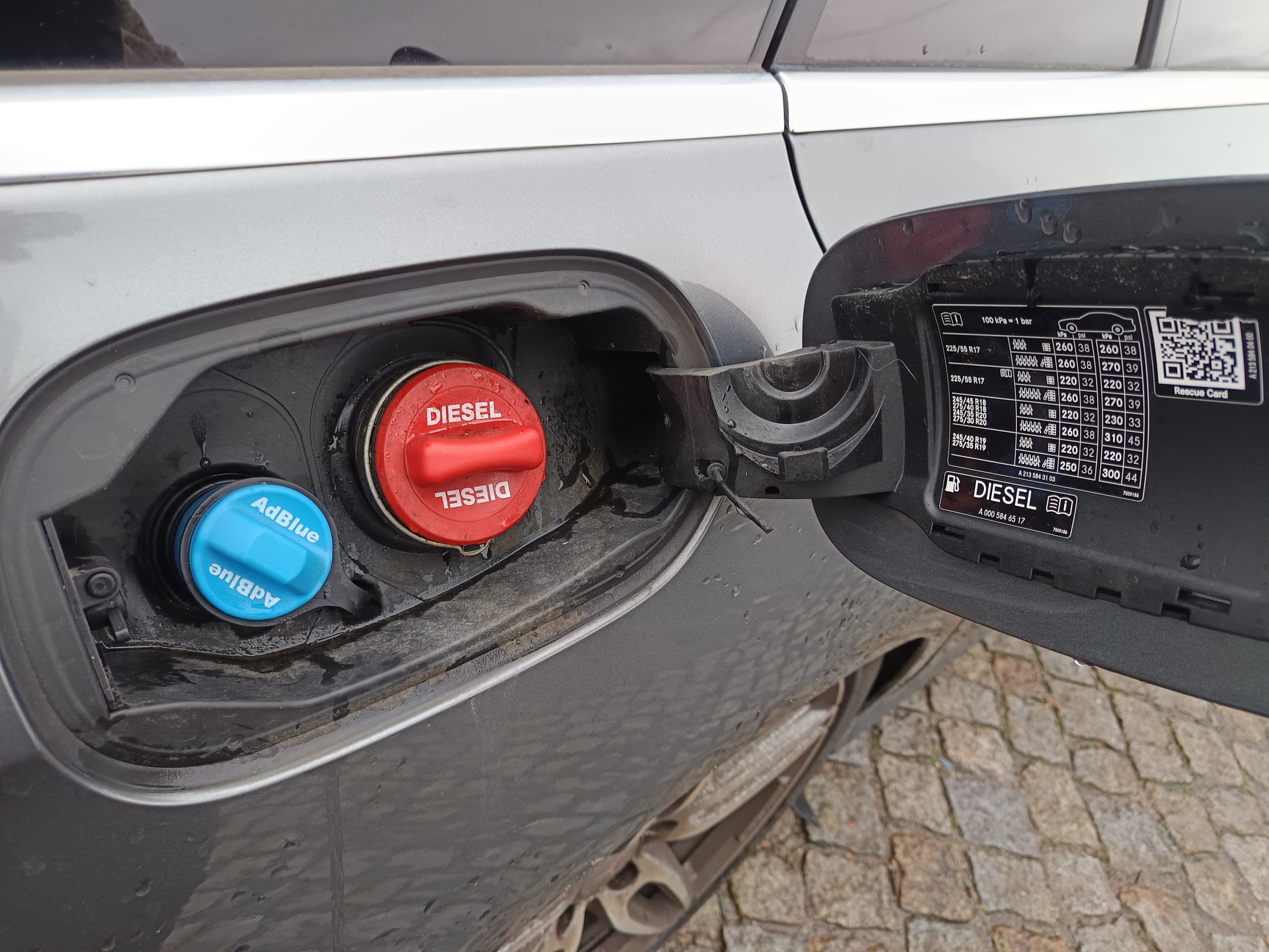 Mercedes-Benz E 220D · Ano 2016 — imagem 15