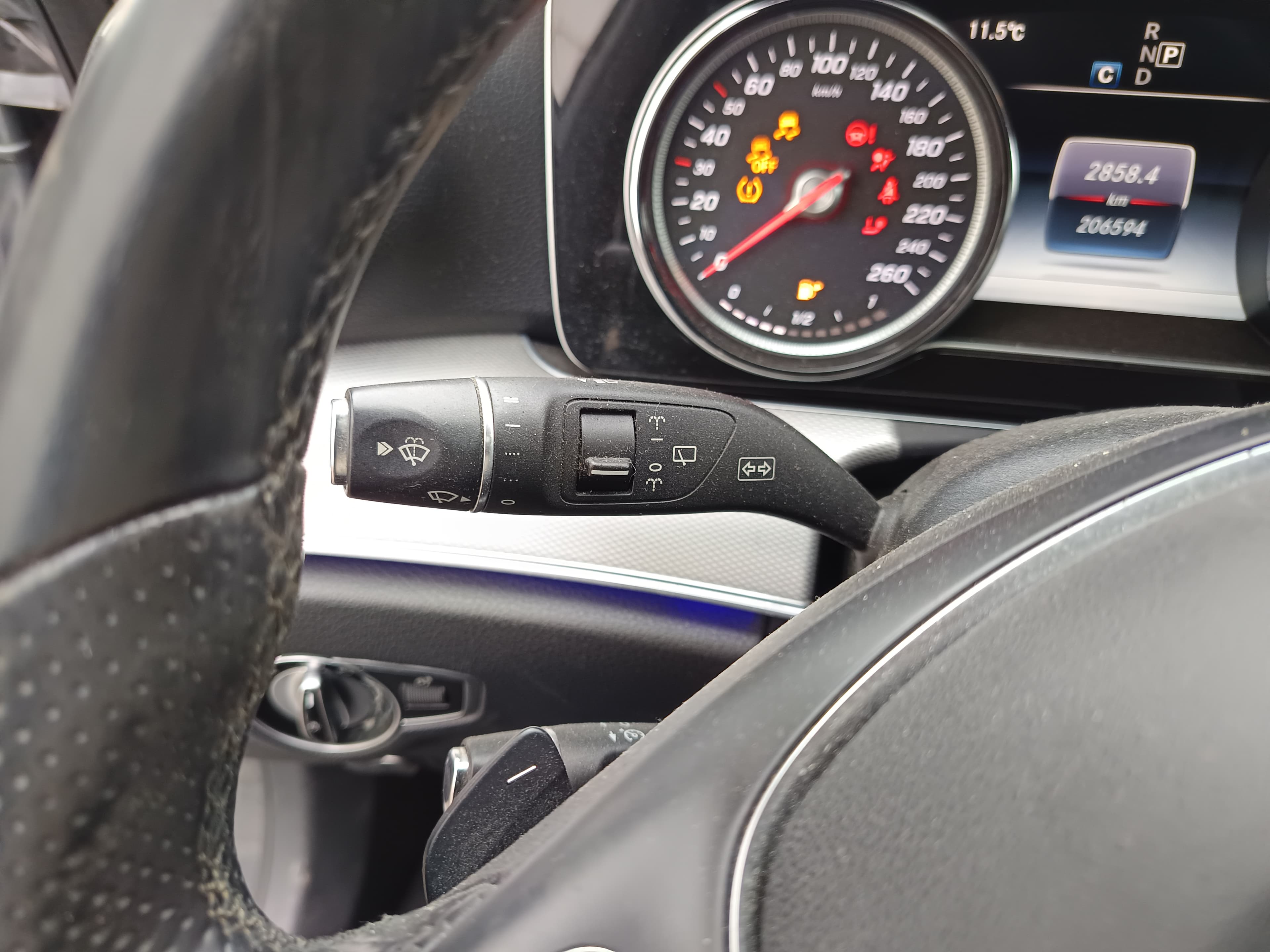 Mercedes-Benz E 220D · Ano 2016 — imagem 39