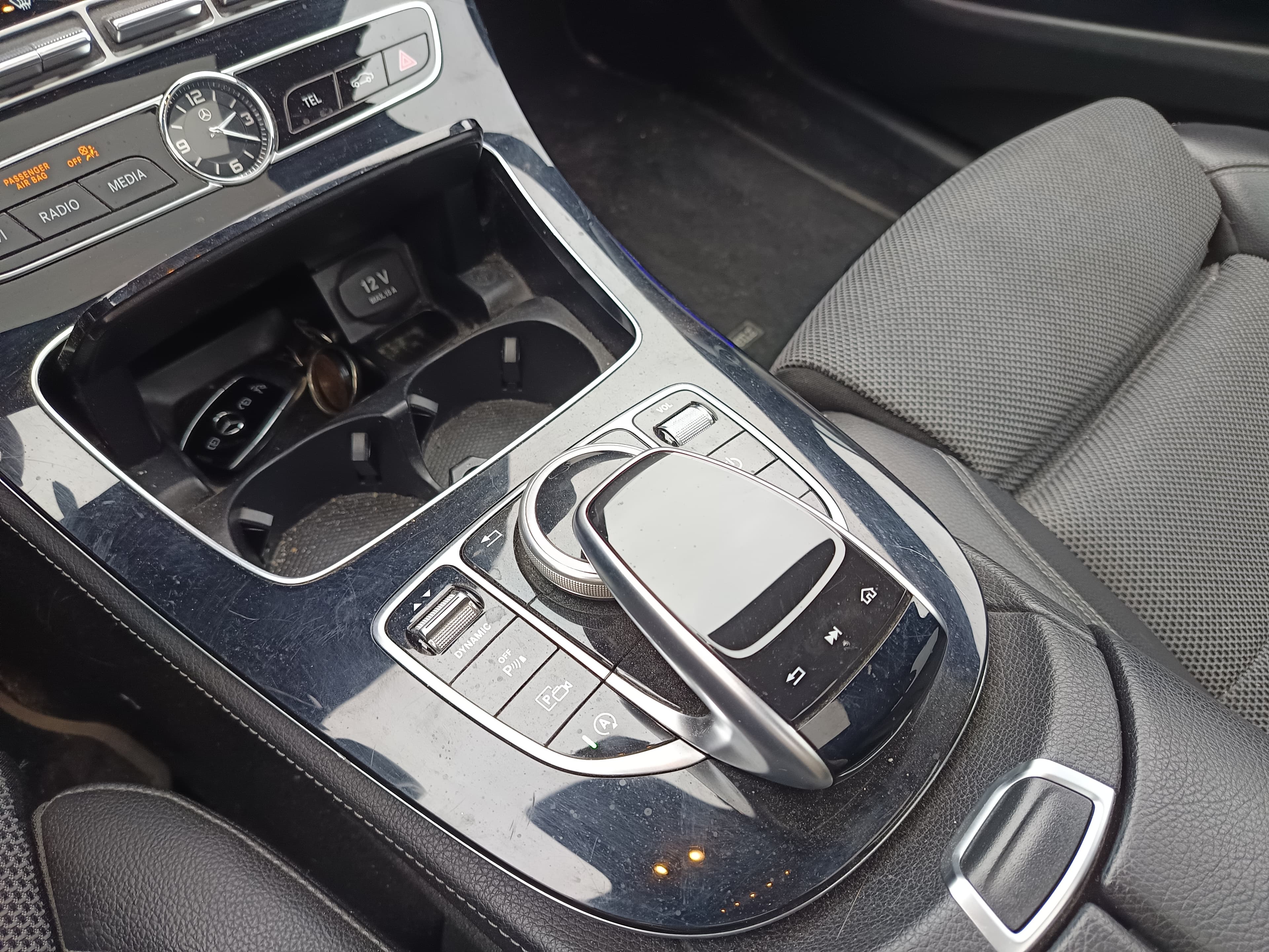Mercedes-Benz E 220D · Ano 2016 — imagem 36