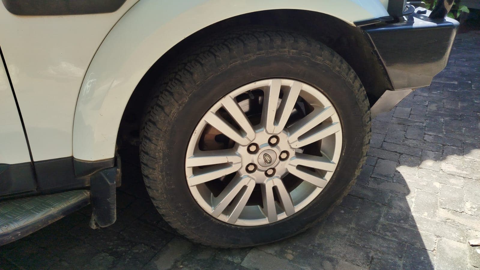 Land Rover Discovery 4 — imagem 3