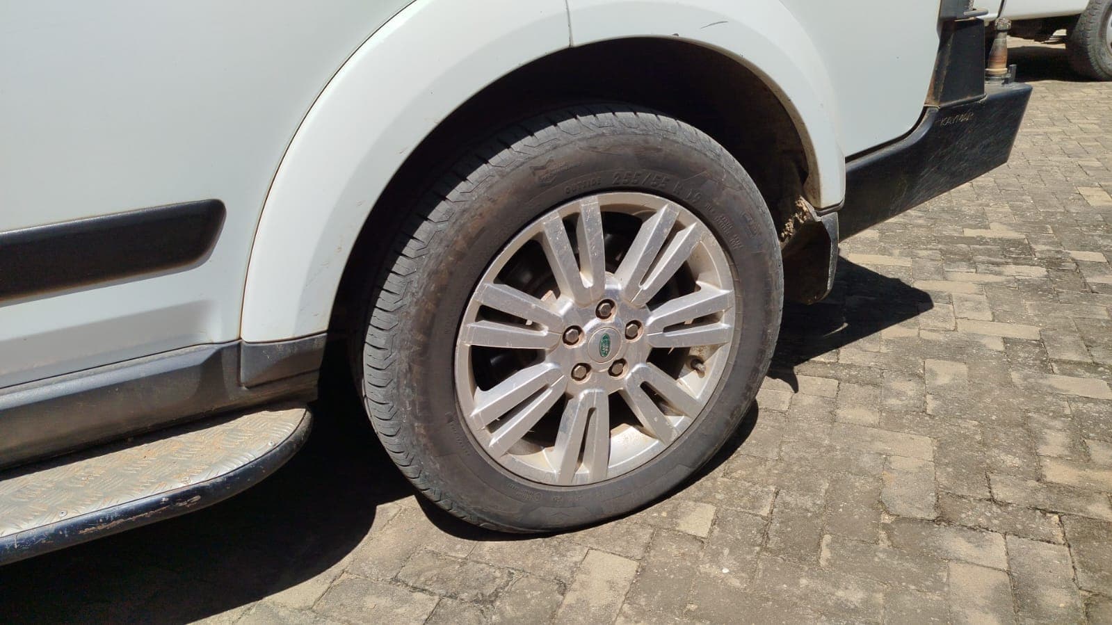 Land Rover Discovery 4 — imagem 23