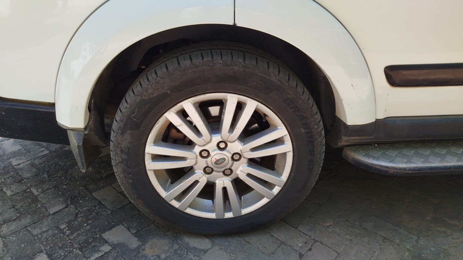 Land Rover Discovery 4 — imagem 4