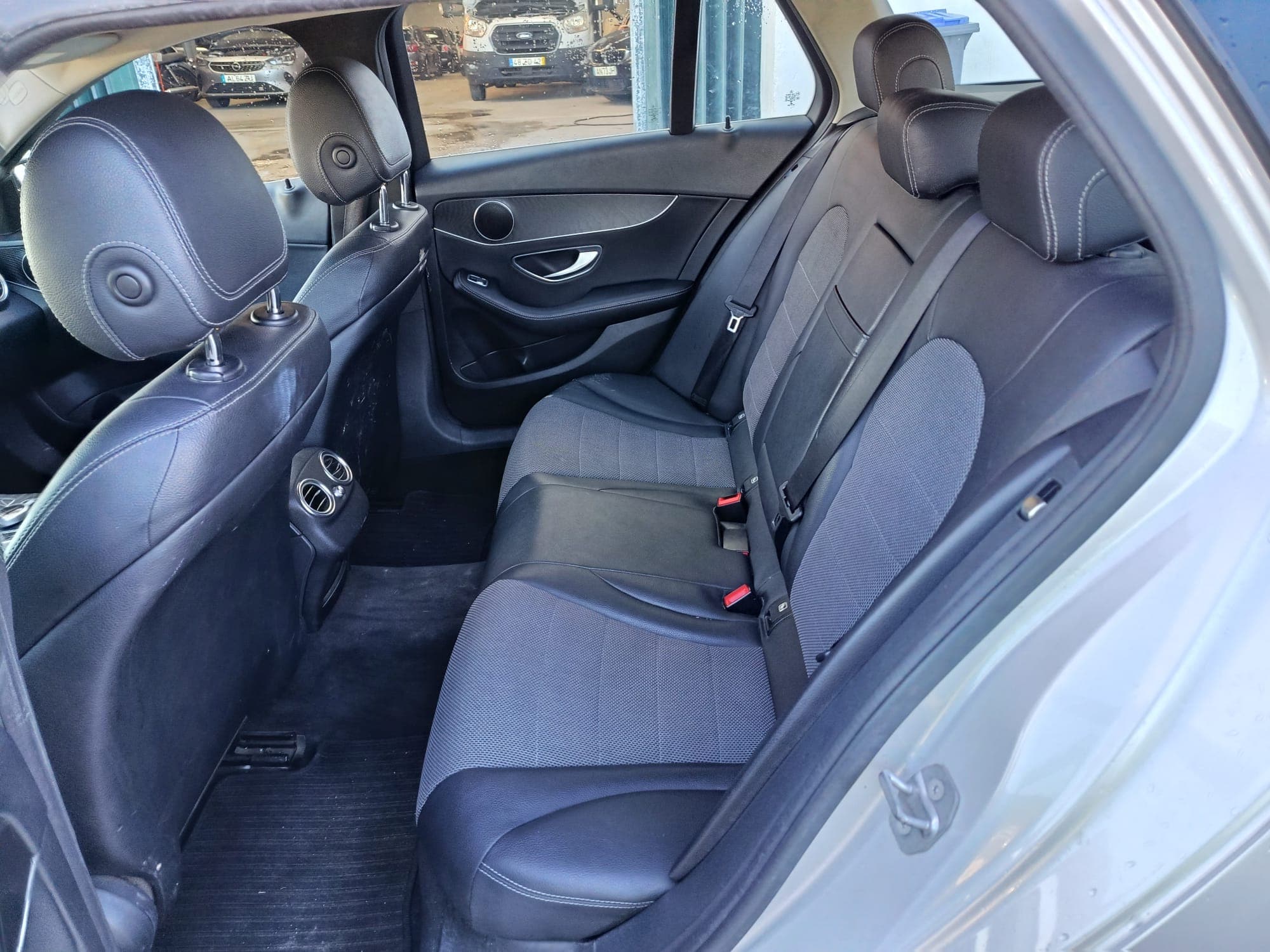 Mercedes-Benz C 200 · Ano 2016 — imagem 11