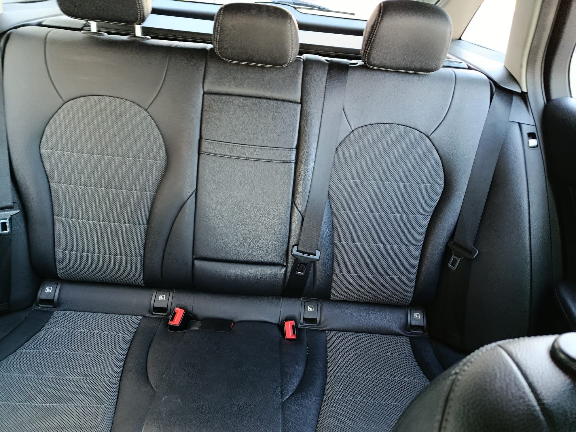 Mercedes-Benz C 200 · Ano 2016 — imagem 18