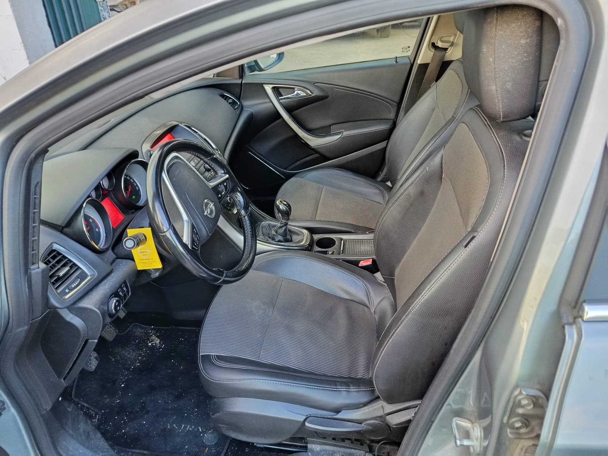 Opel Astra · Ano 2010 — imagem 12