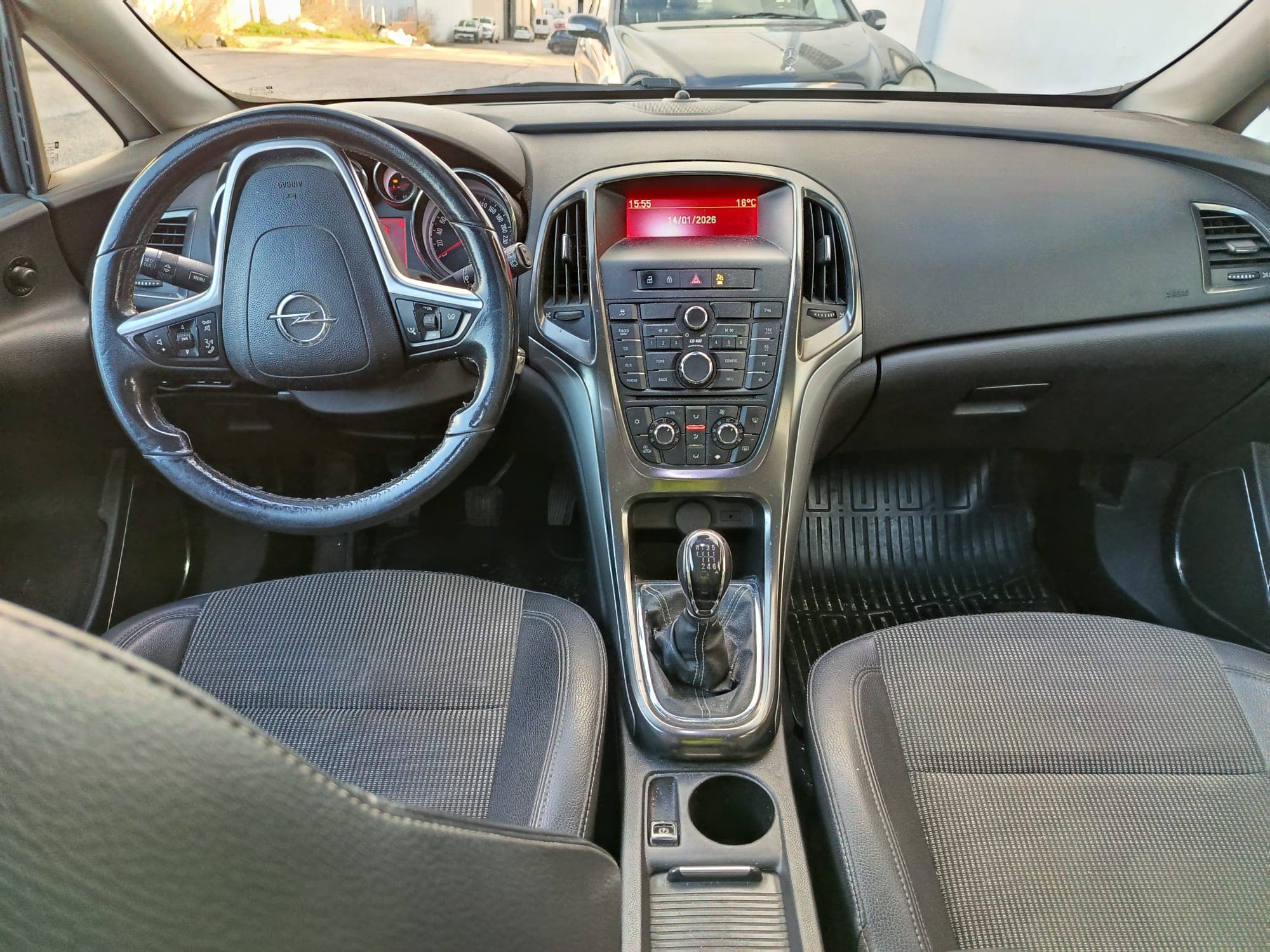 Opel Astra · Ano 2010 — imagem 14