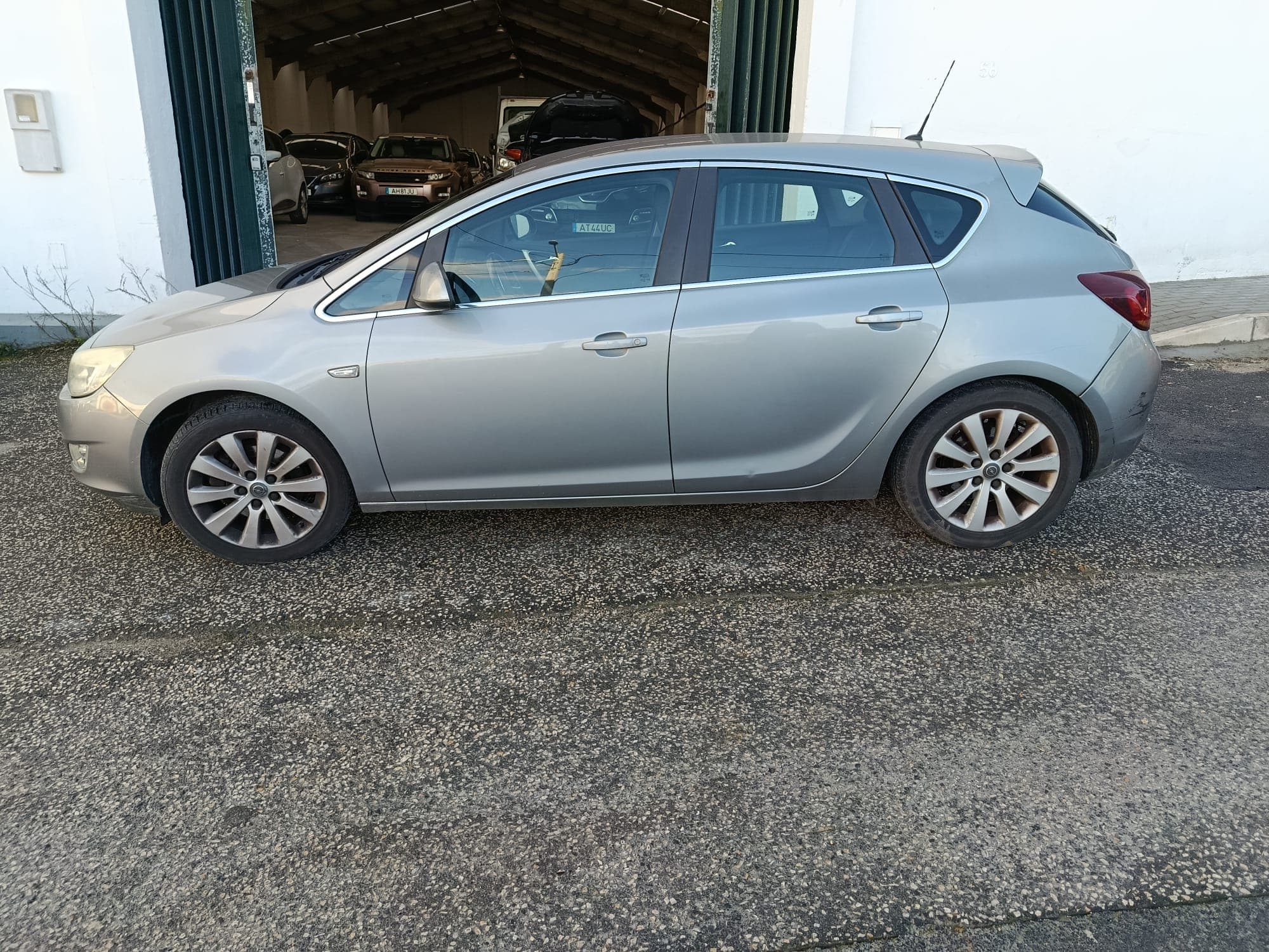 Opel Astra · Ano 2010 — imagem 2