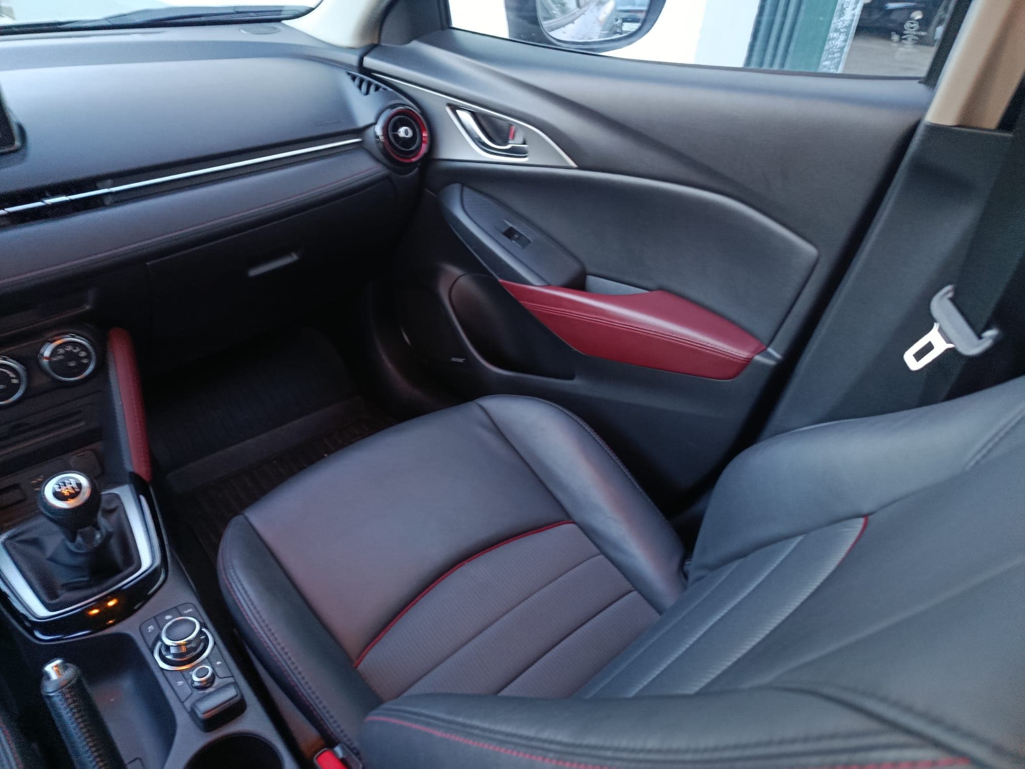 Mazda CX-3 · Ano 2016 — imagem 15
