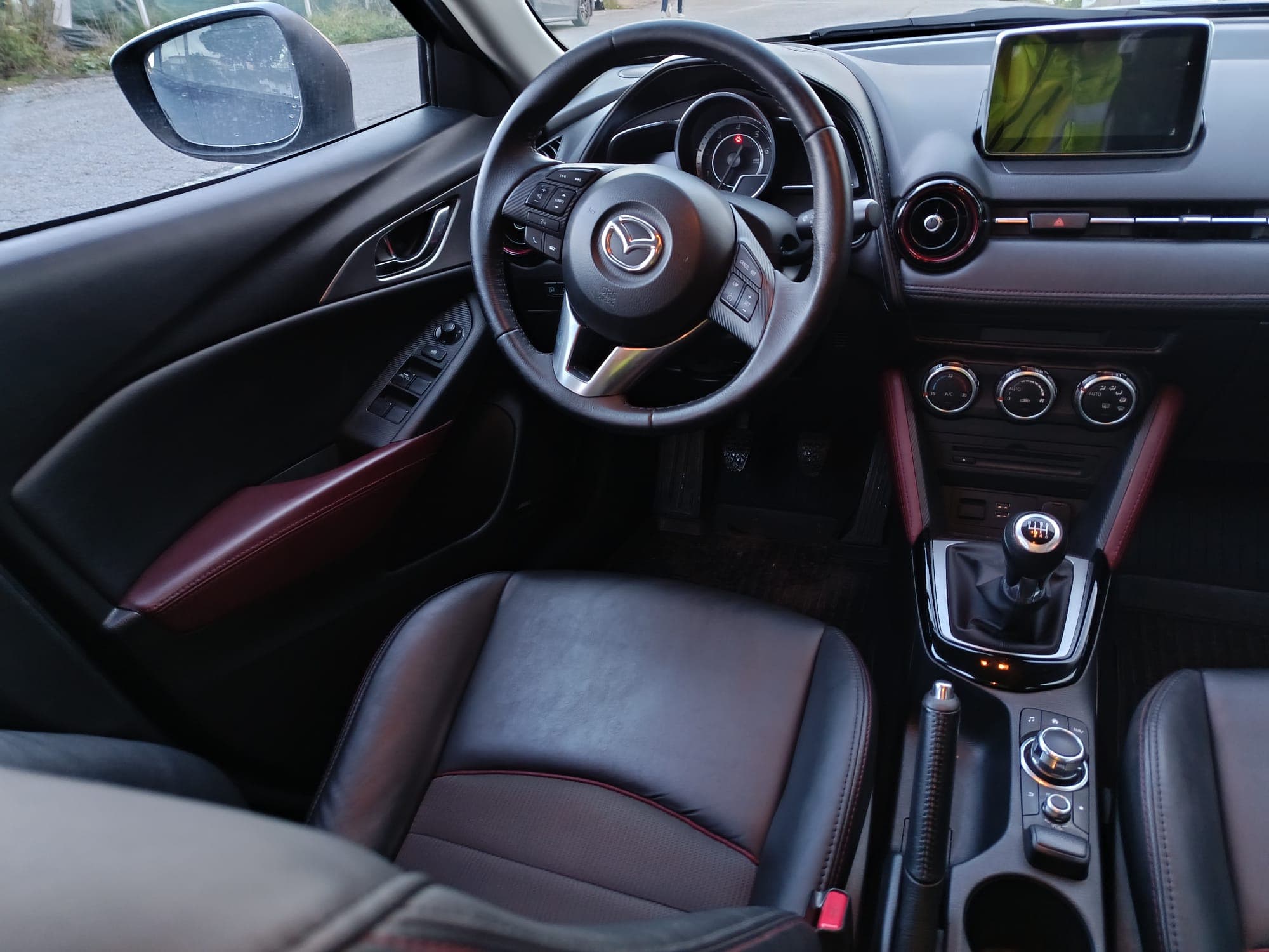 Mazda CX-3 · Ano 2016 — imagem 18