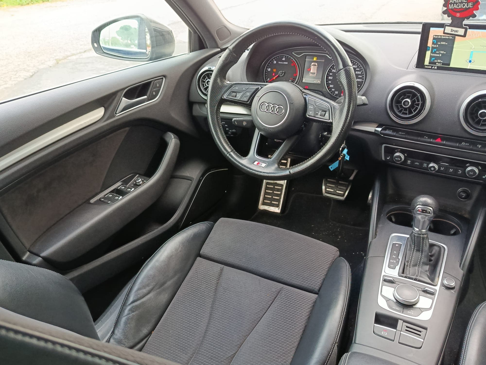 Audi A3 Sportback · Ano 2017 — image 17