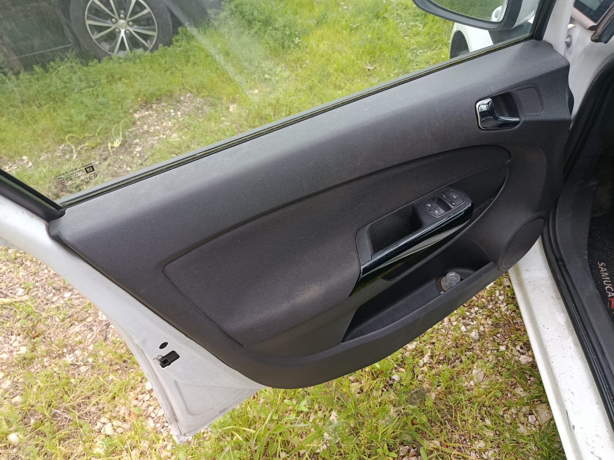 Opel Corsa · Ano 2015 — imagem 12