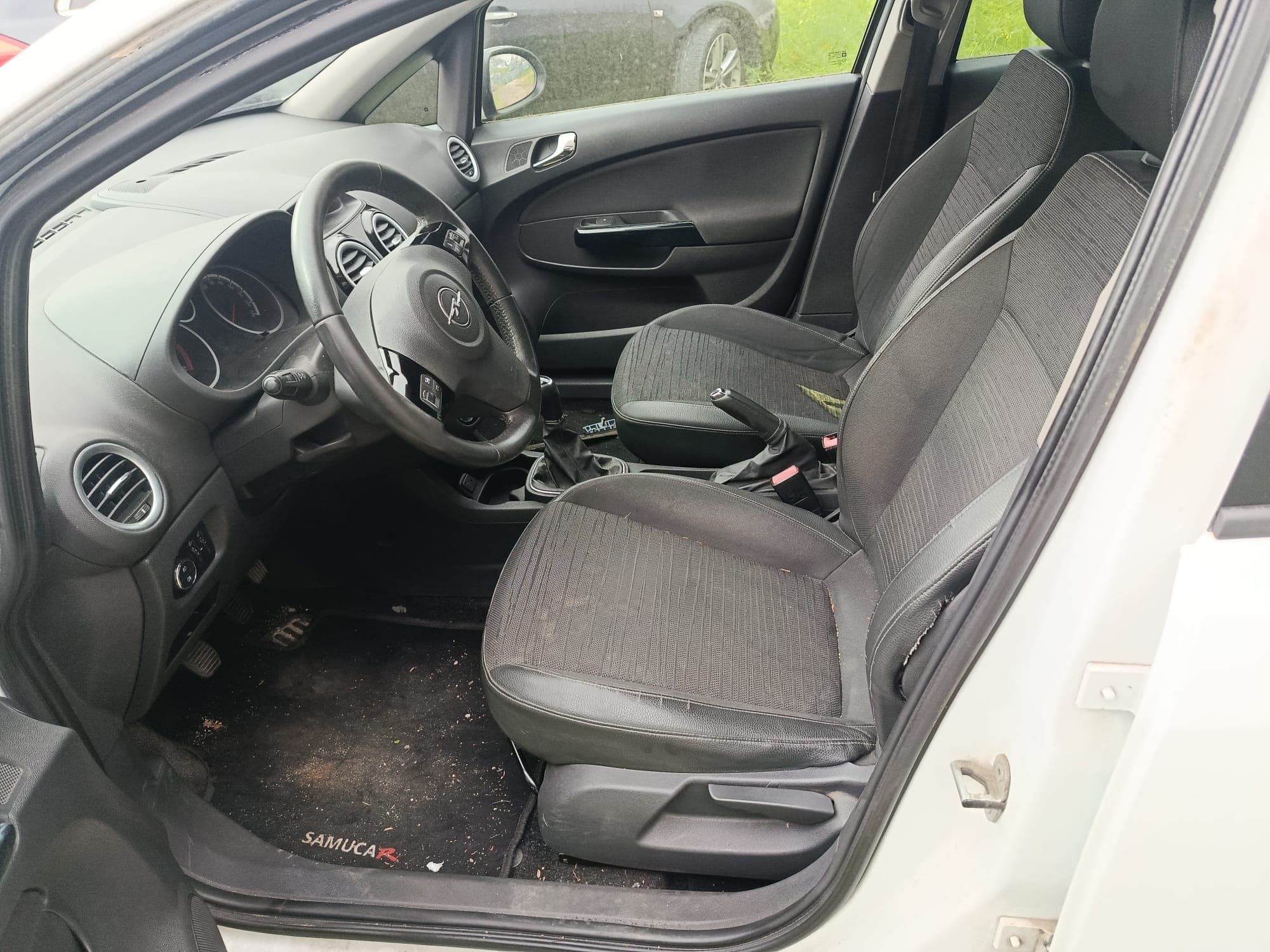 Opel Corsa · Ano 2015 — imagem 17