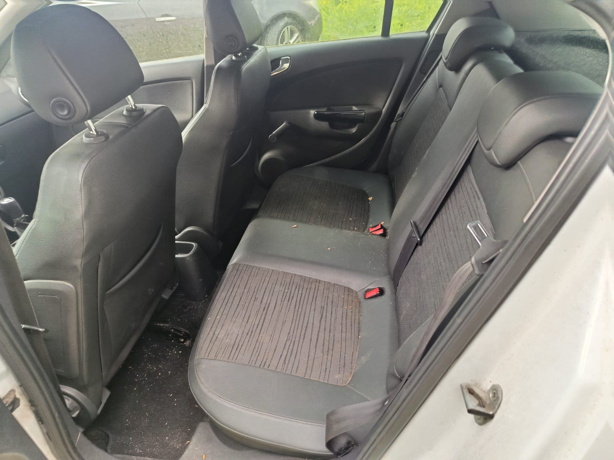 Opel Corsa · Ano 2015 — imagem 16
