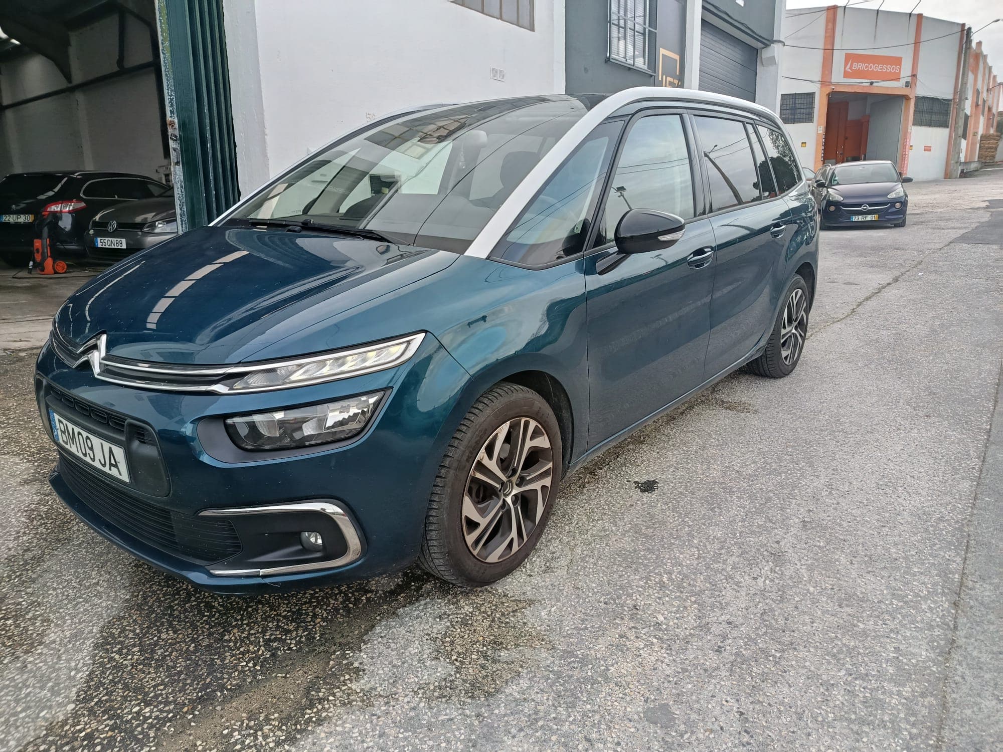 Citroën Grand C4 Spacetourer · 7 Lugares · Ano 2021 — image 2