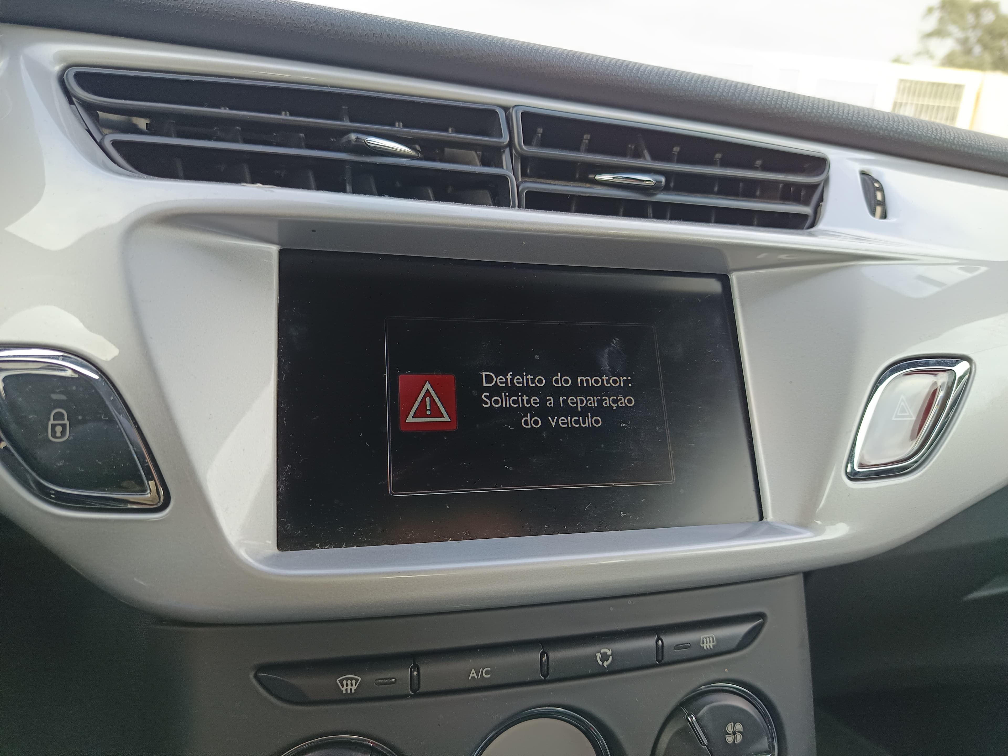 Citroën DS3 · Ano 2013 — imagem 40
