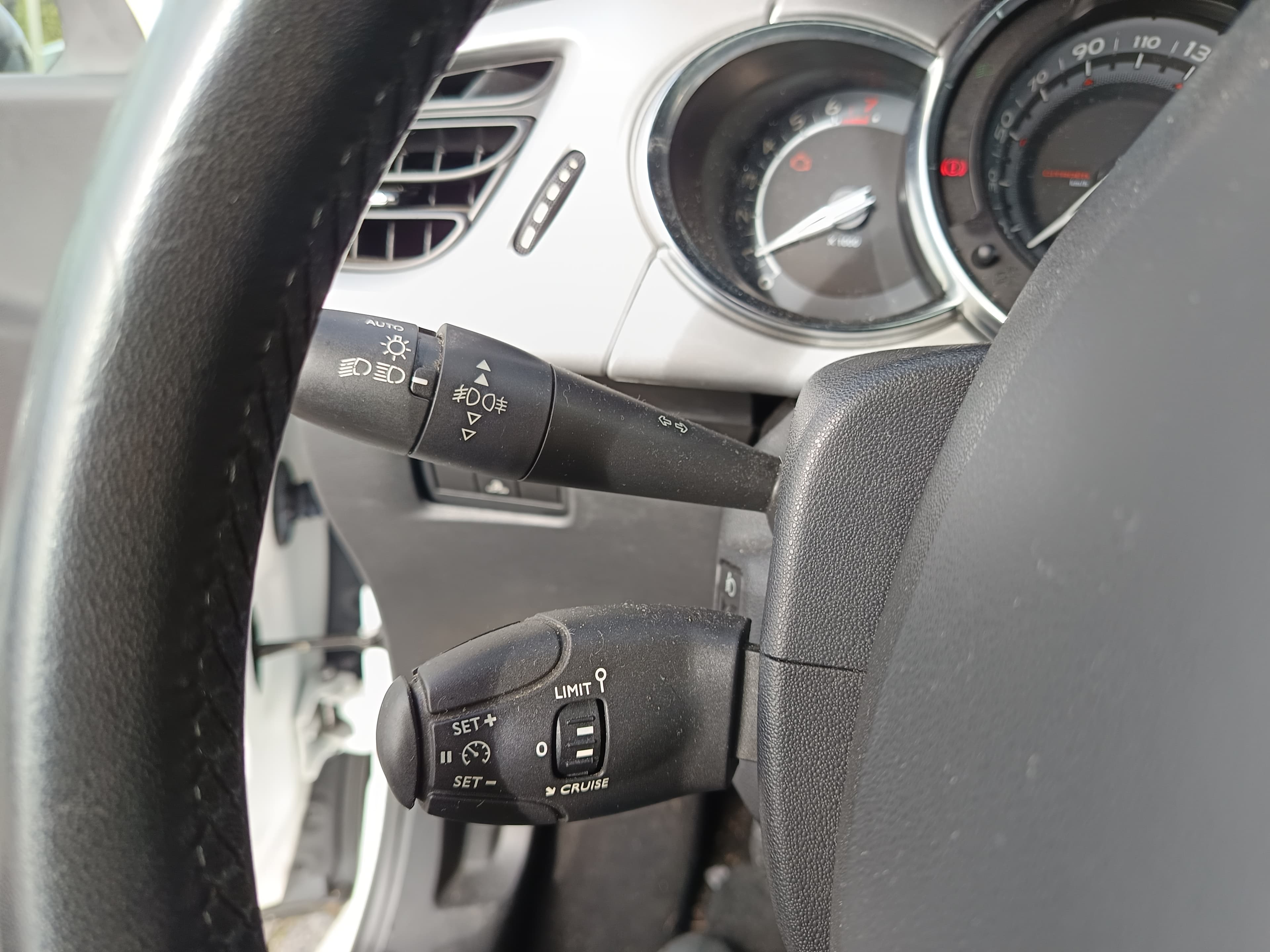 Citroën DS3 · Ano 2013 — imagem 38