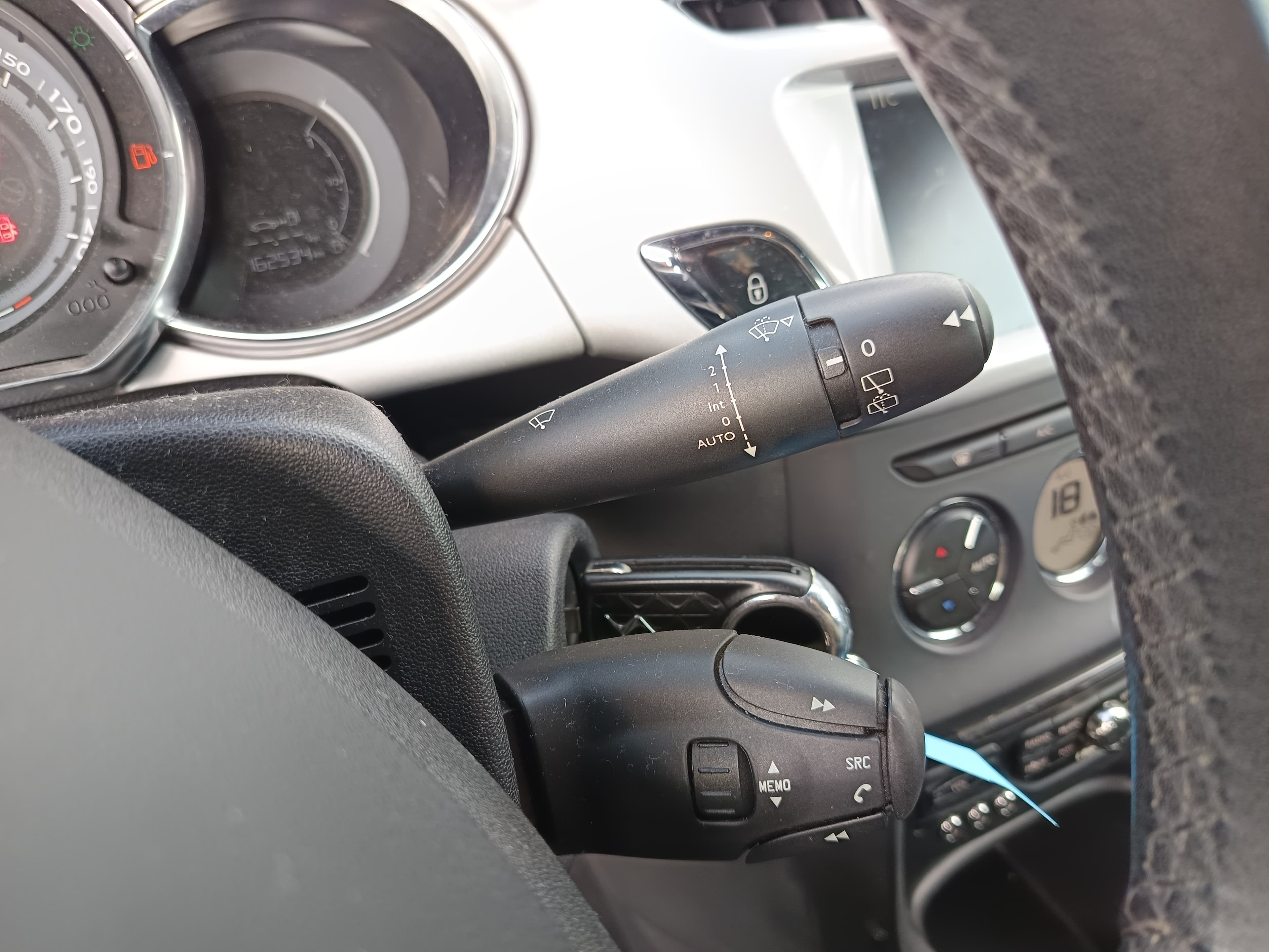 Citroën DS3 · Ano 2013 — imagem 37
