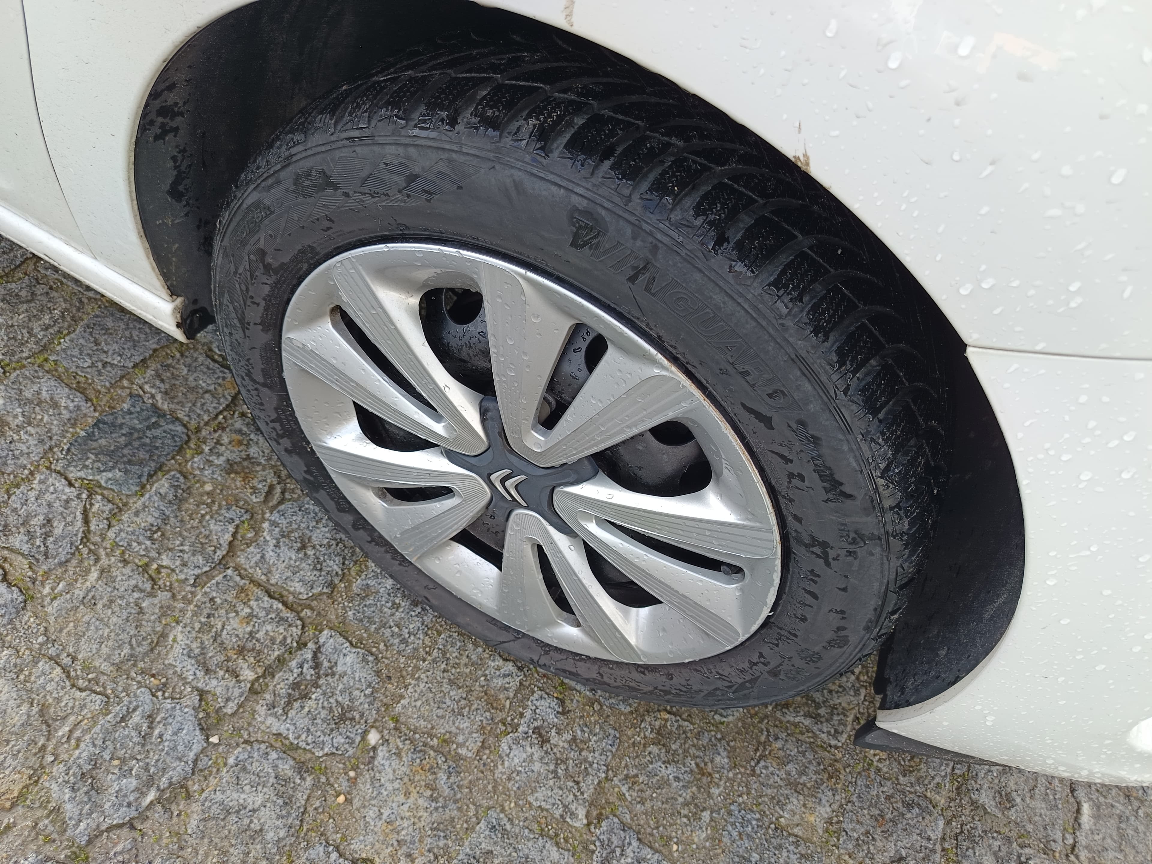 Citroën DS3 · Ano 2013 — imagem 7