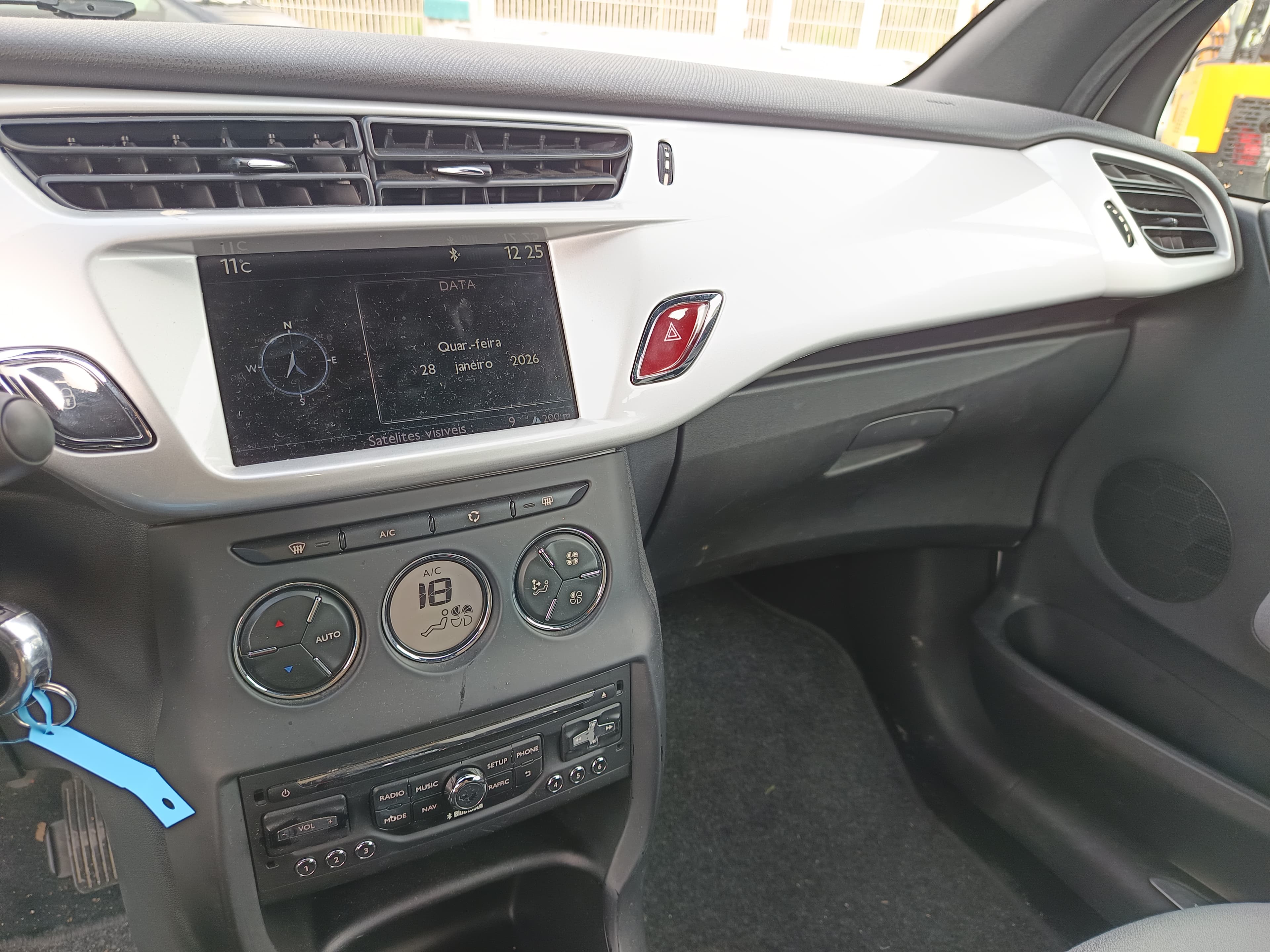 Citroën DS3 · Ano 2013 — imagem 32