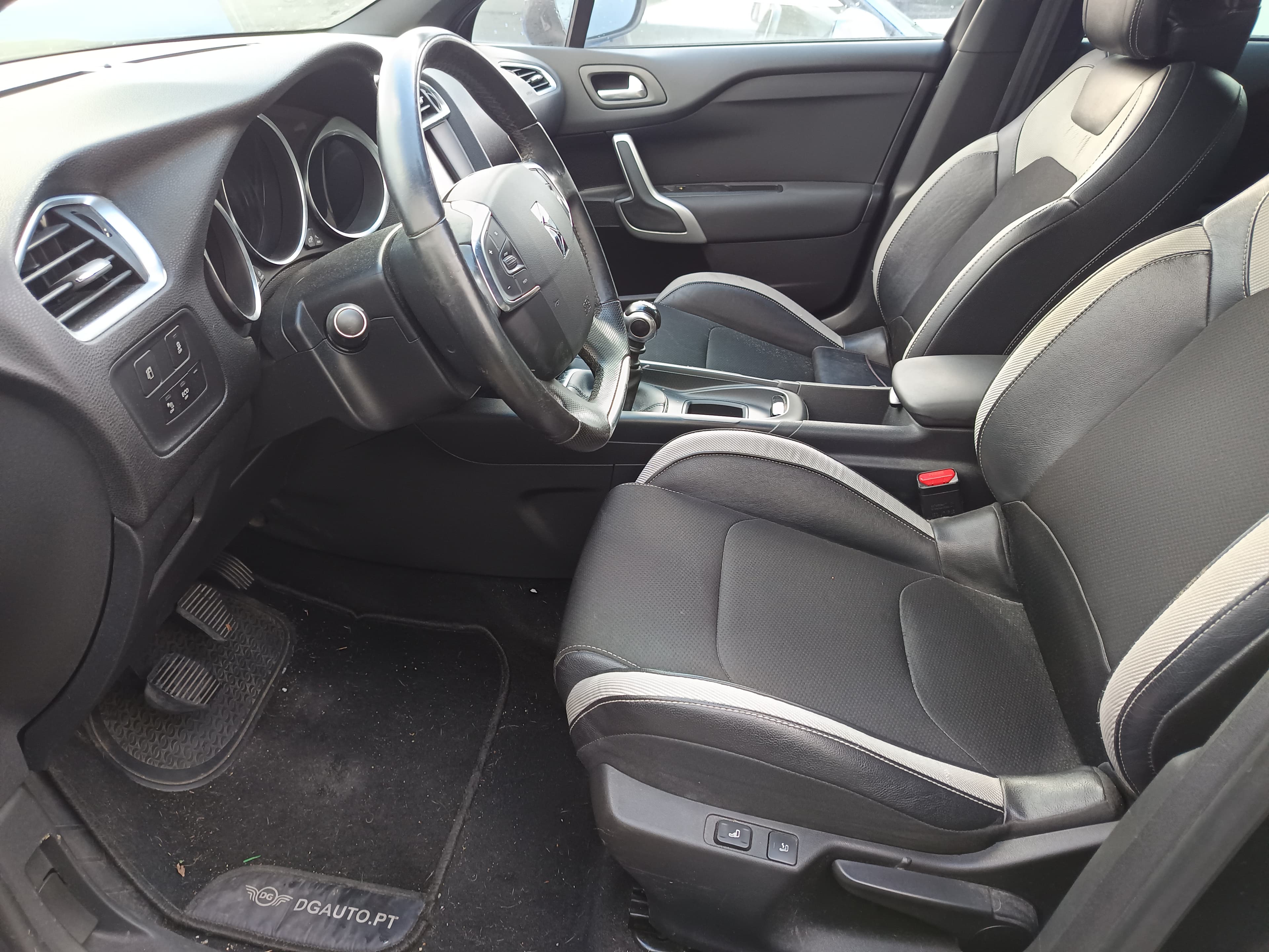 Citroën DS4 · Ano 2015 — imagem 35