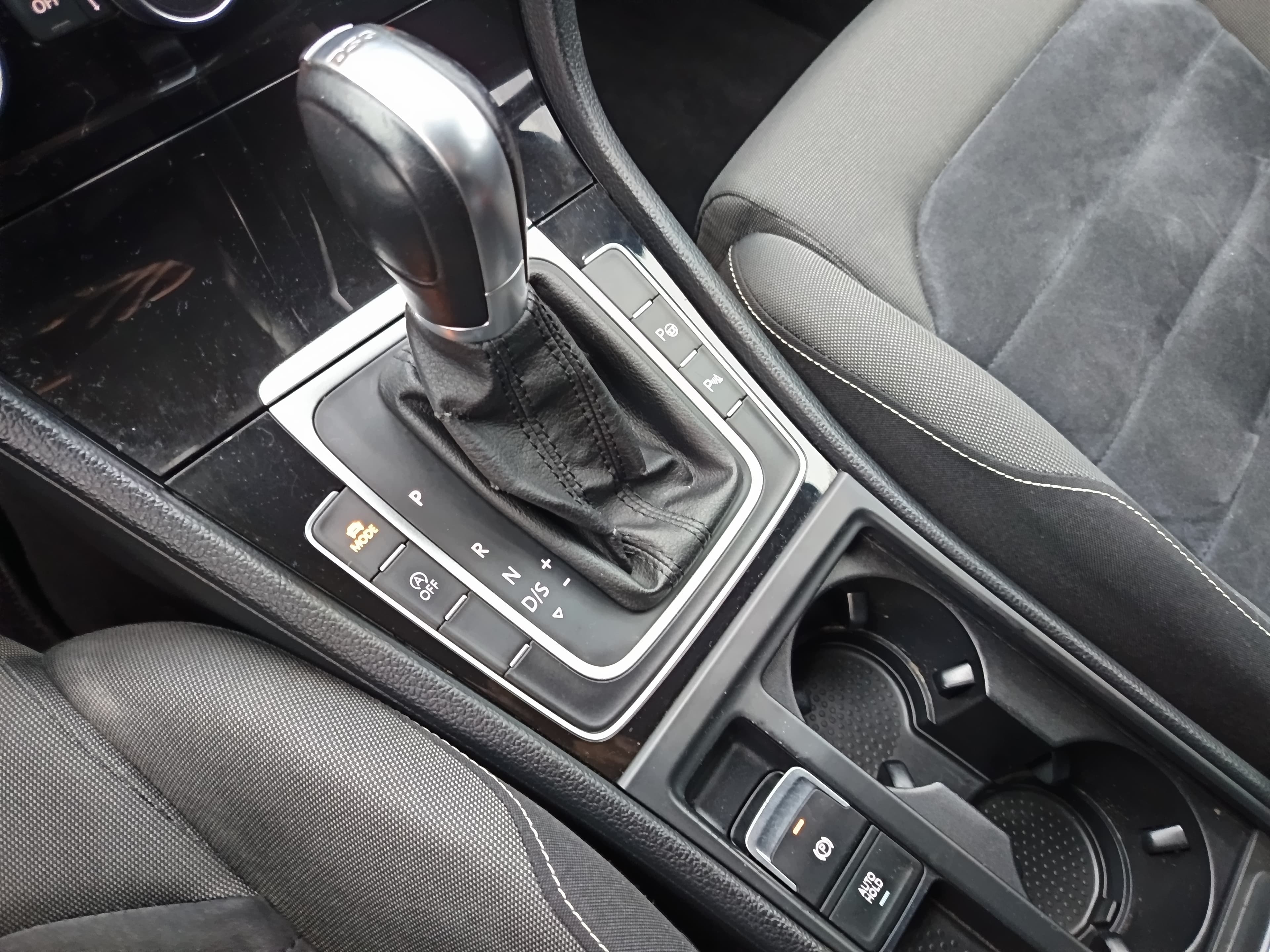 Volkswagen Golf · Ano 2014 — image 38