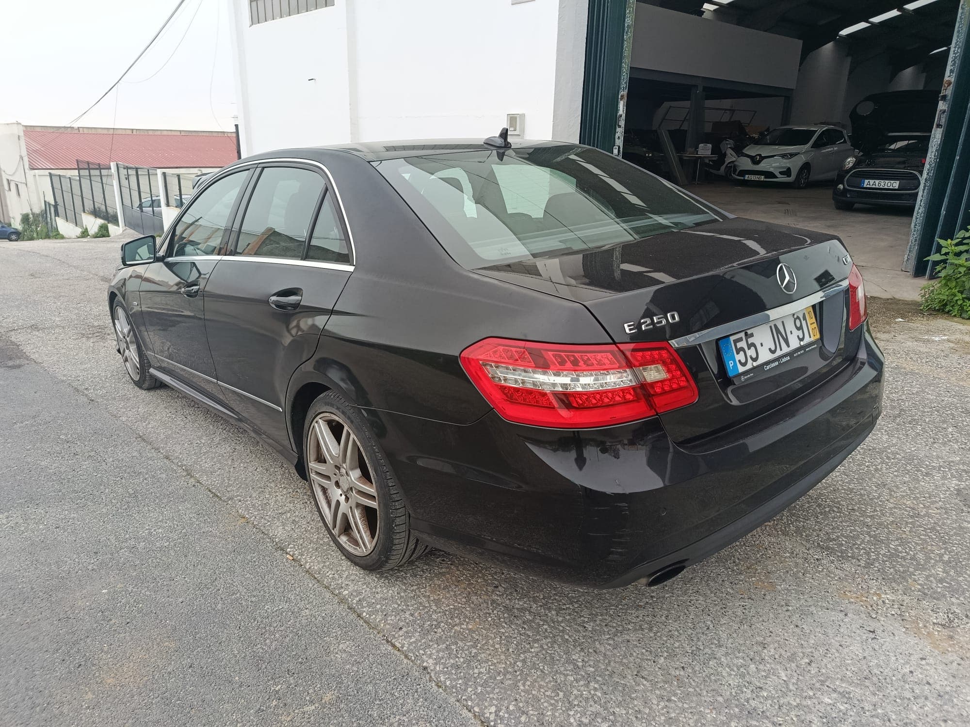Mercedes-Benz E 250 CDI Kit AMG · Ano 2010 — imagem 6