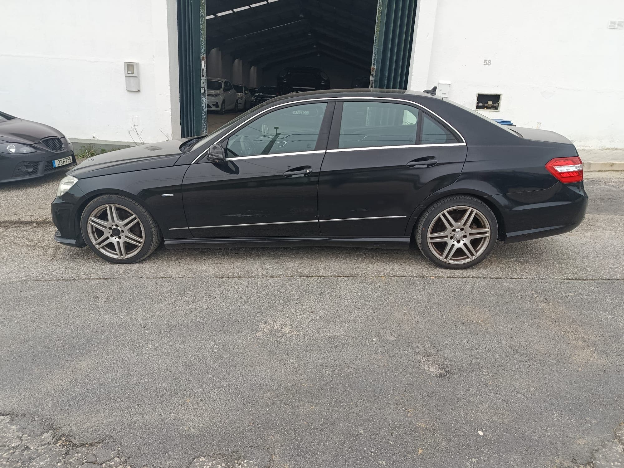 Mercedes-Benz E 250 CDI Kit AMG · Ano 2010 — imagem 8