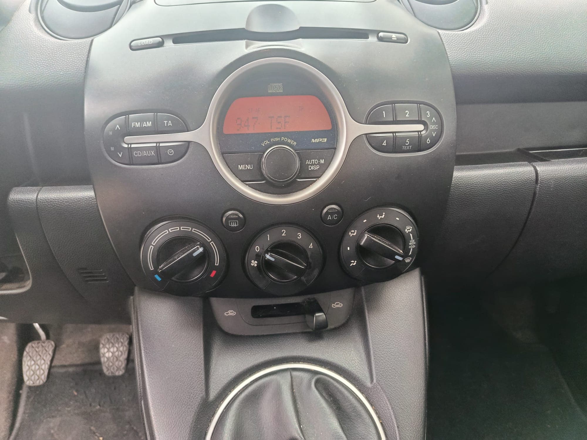Mazda 2 · Ano 2010 — image 11