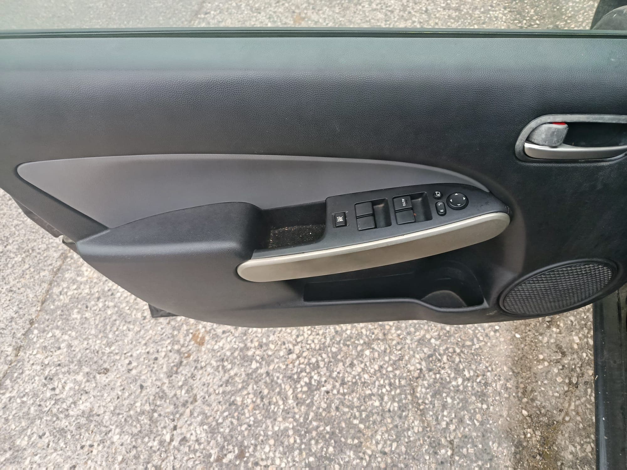Mazda 2 · Ano 2010 — image 9