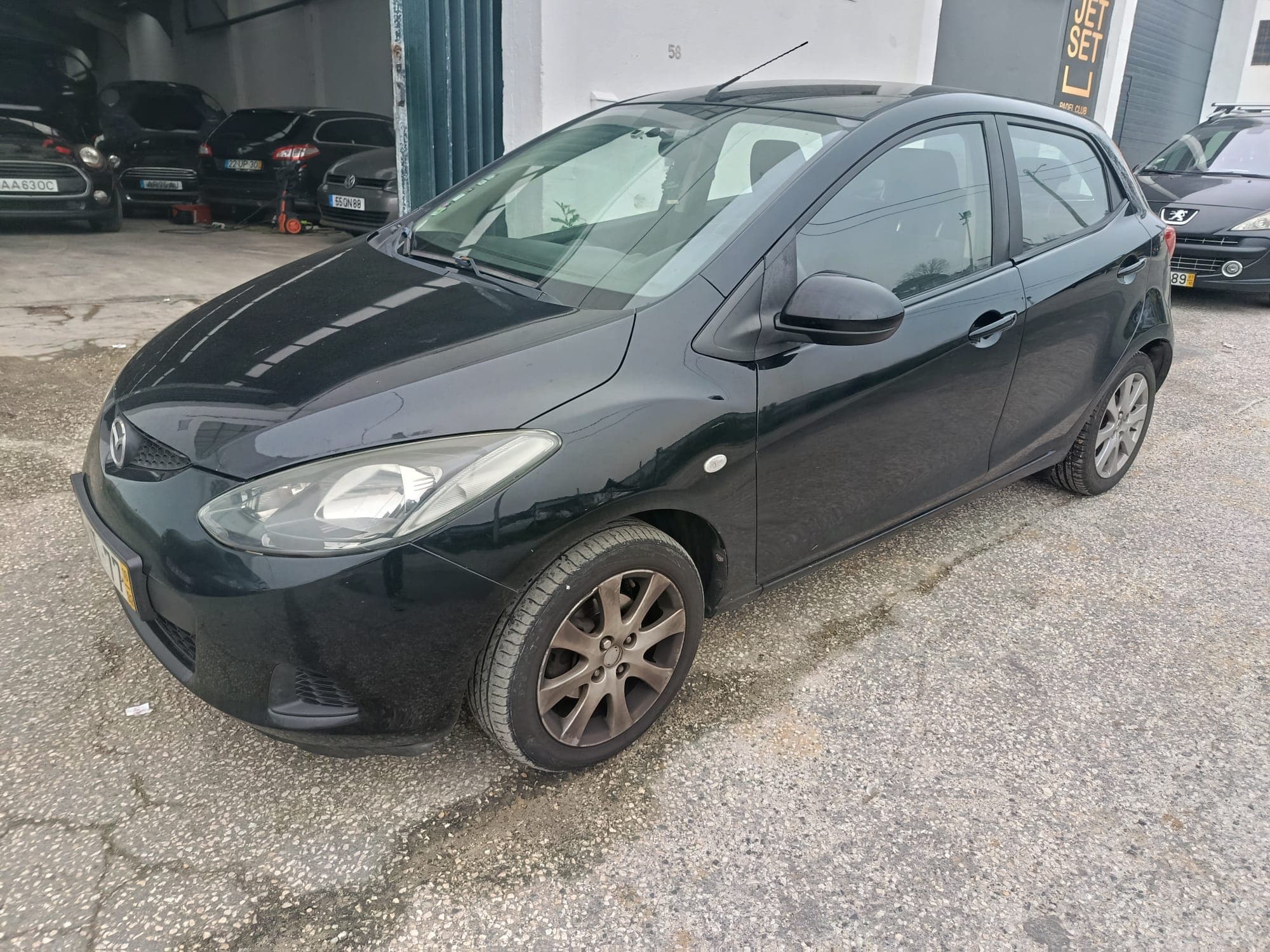 Mazda 2 · Ano 2010 — image 1