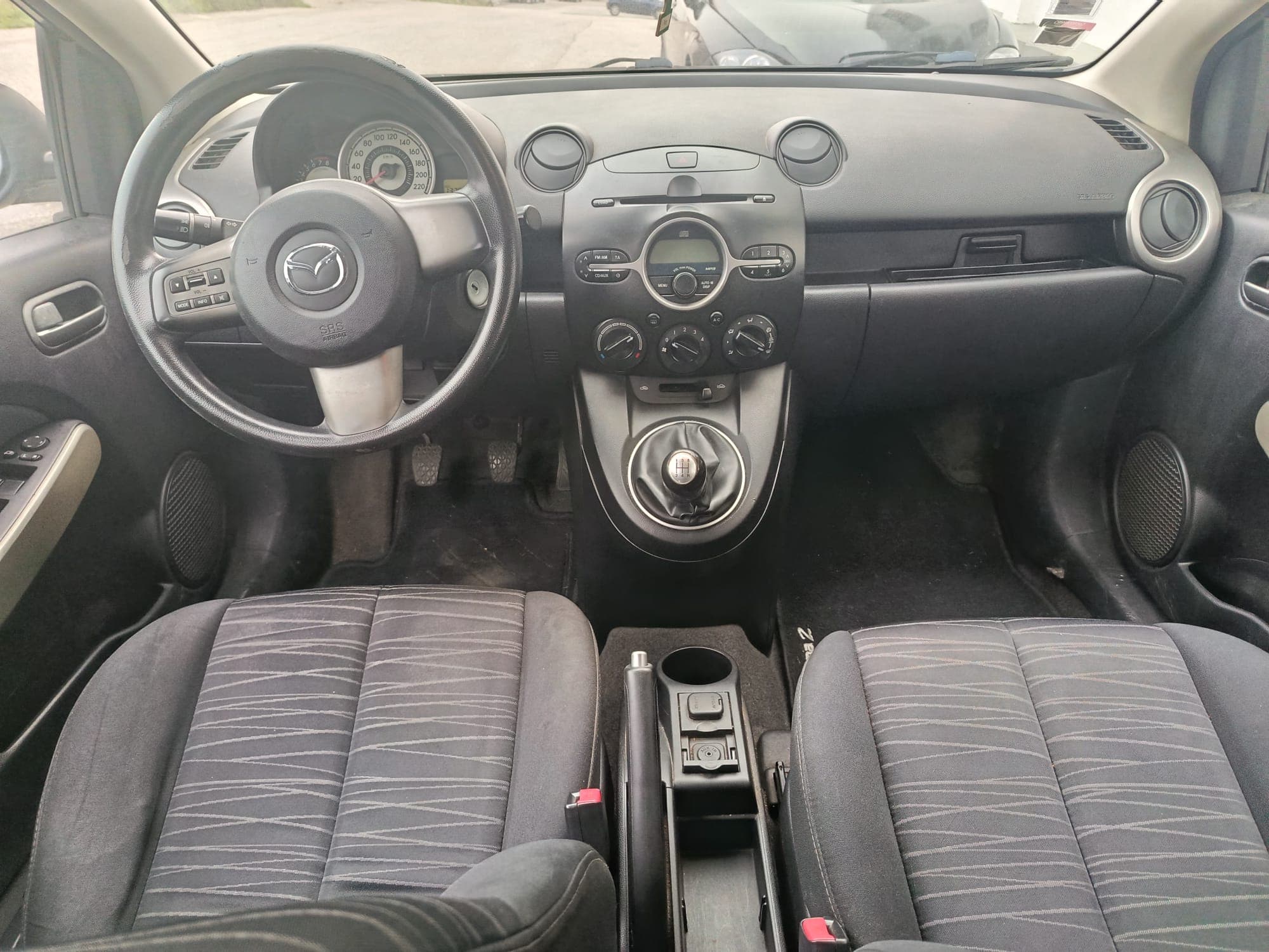 Mazda 2 · Ano 2010 — image 16