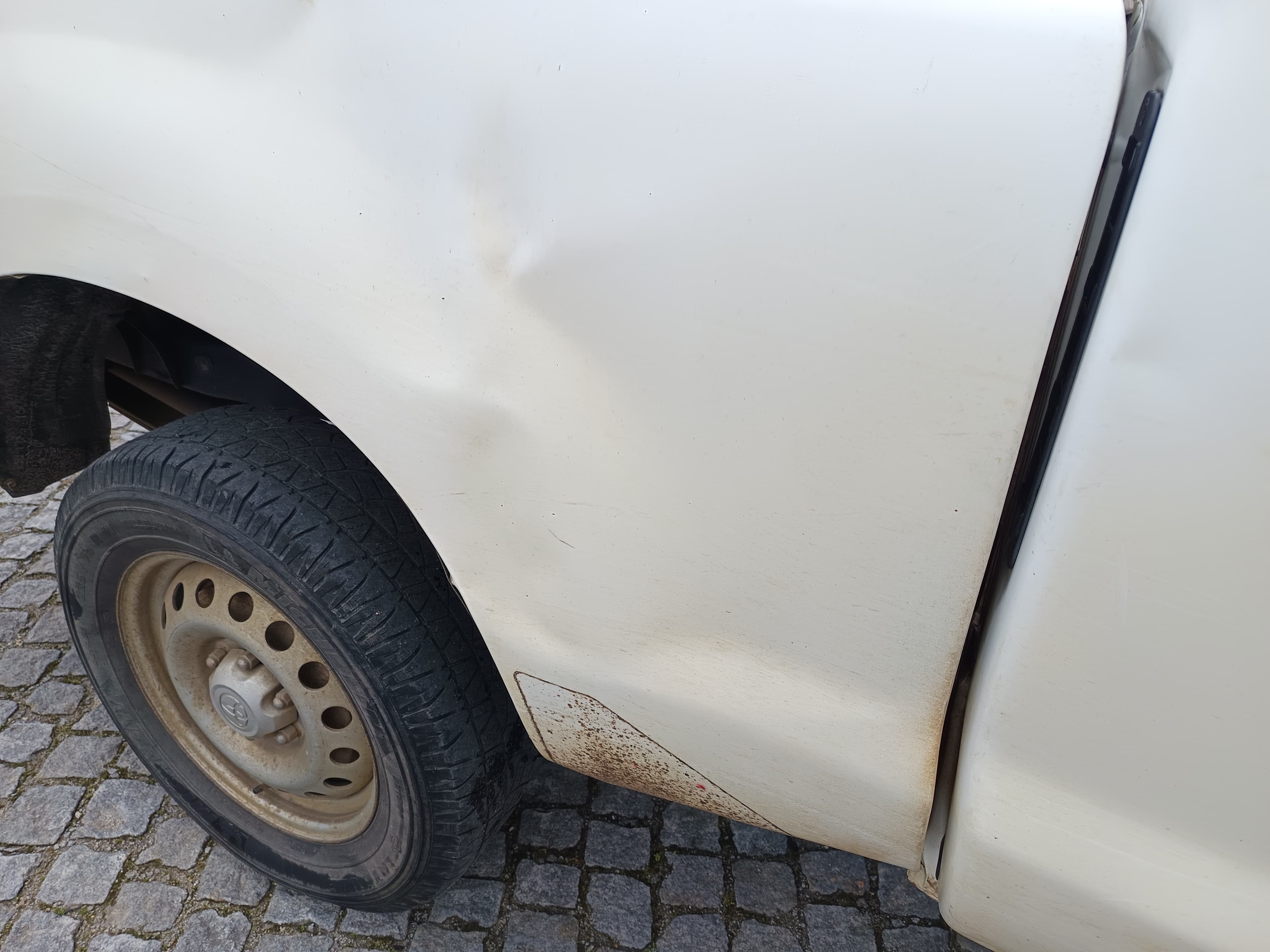 Toyota Hilux · Ano 2015 — image 8