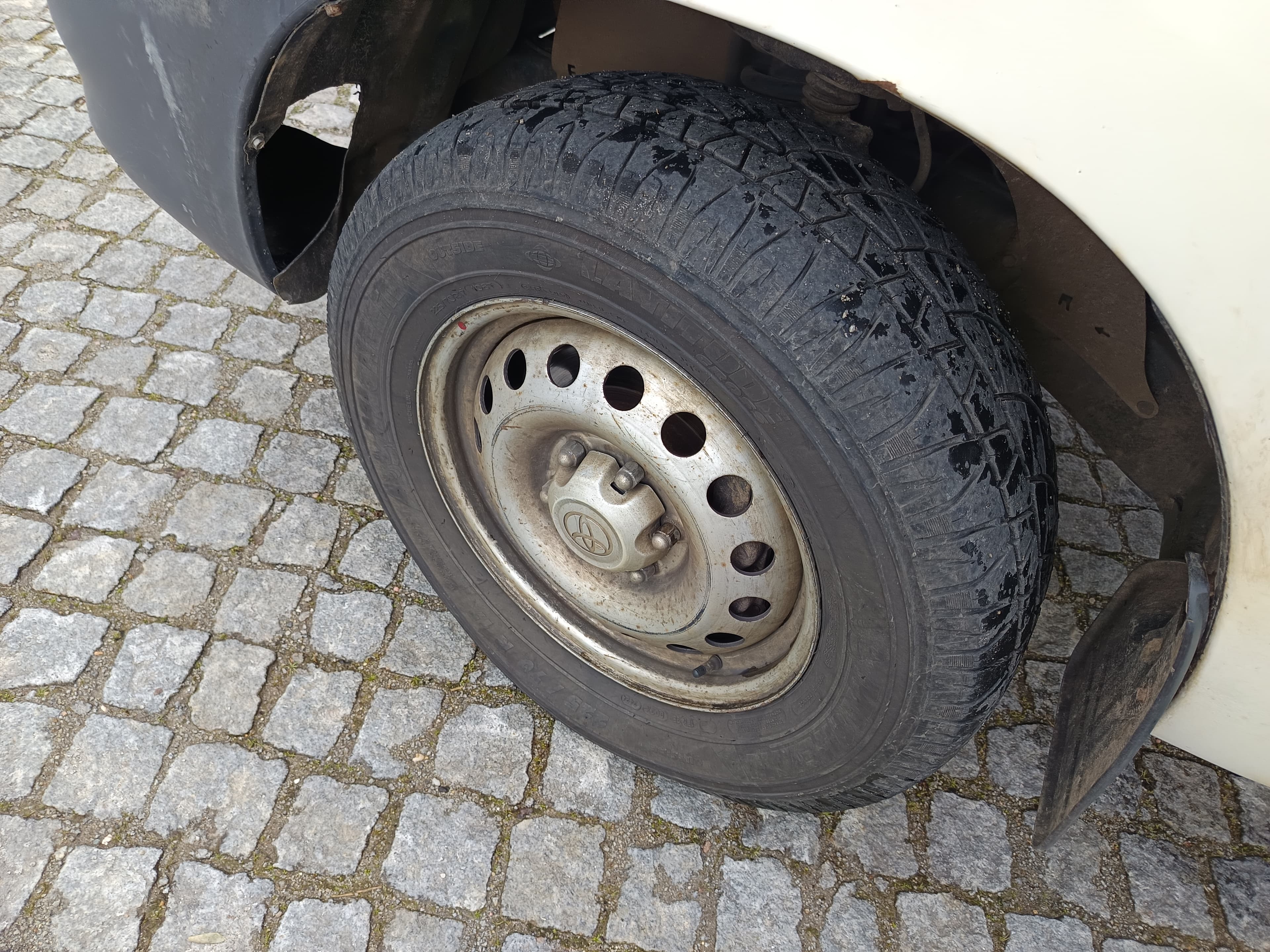 Toyota Hilux · Ano 2015 — image 14