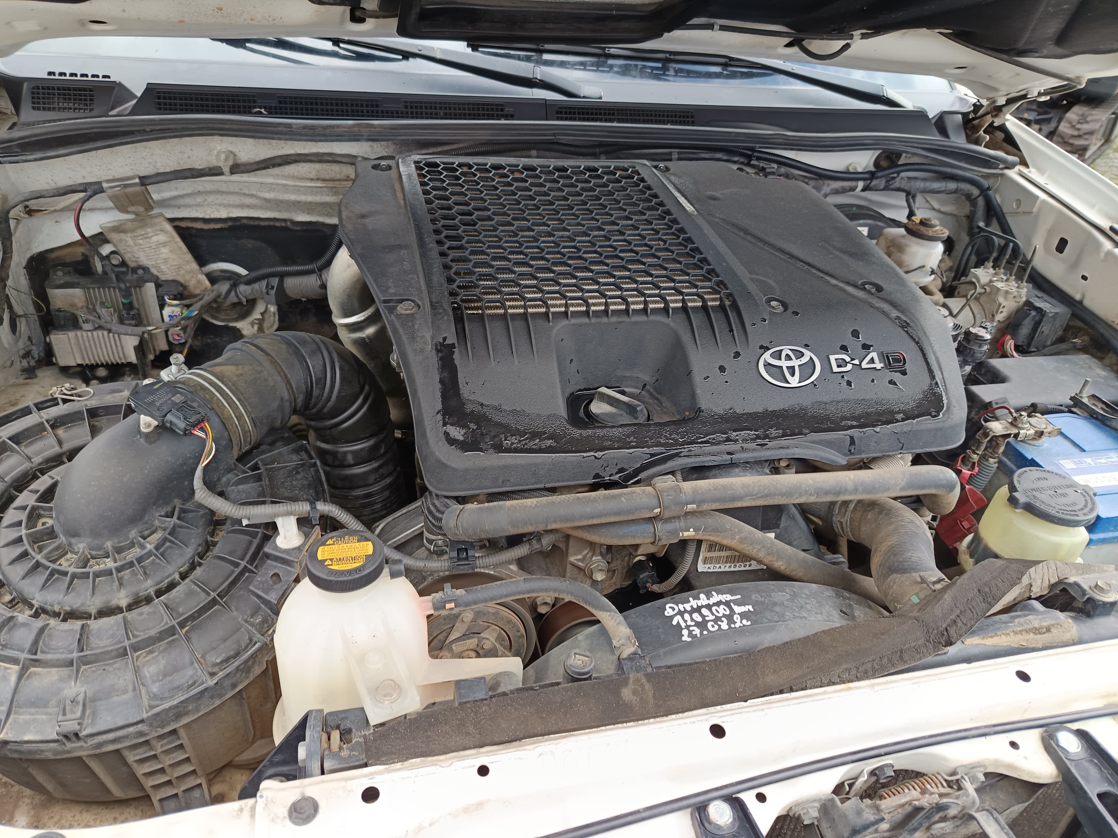 Toyota Hilux · Ano 2015 — image 19