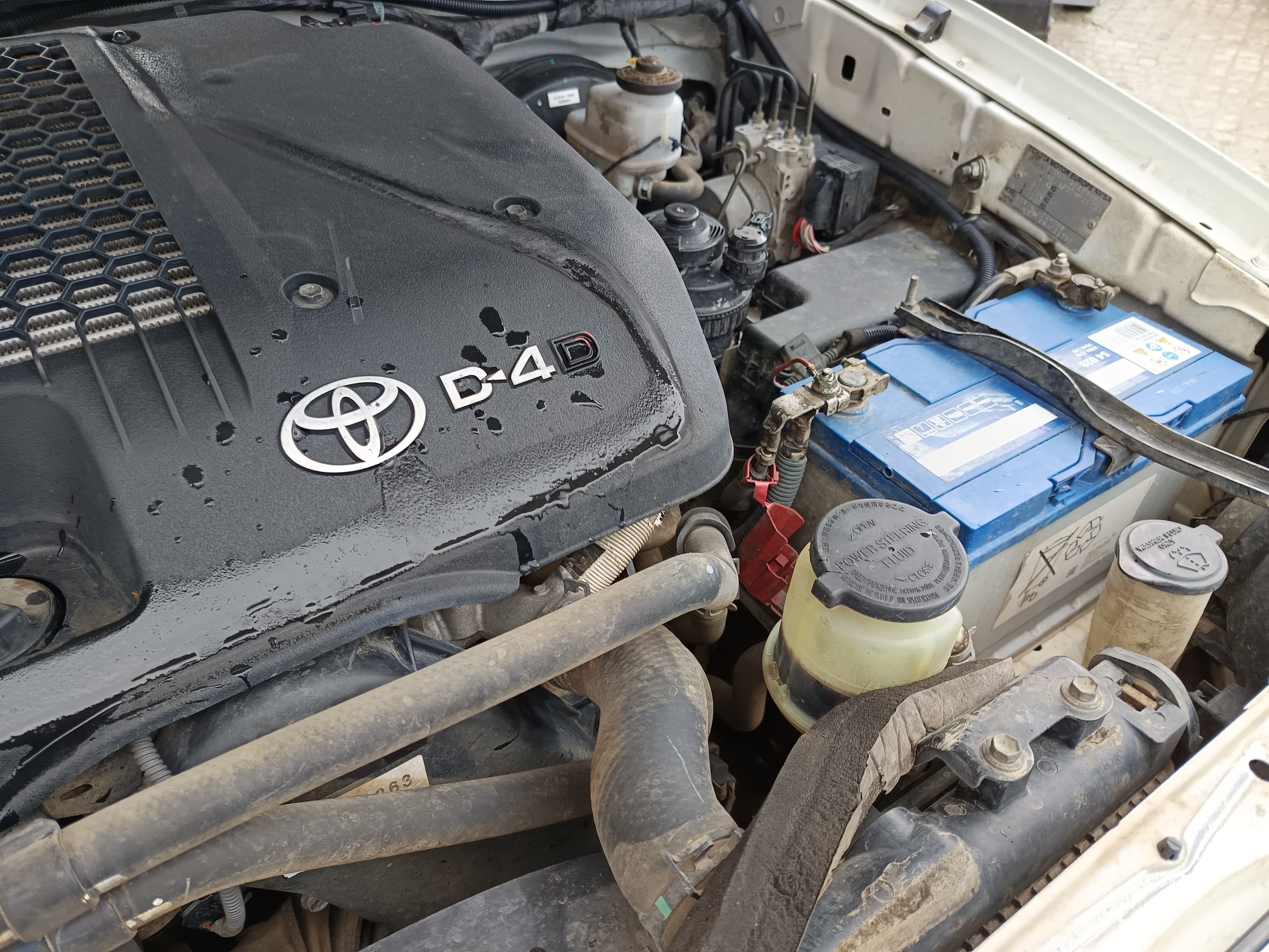 Toyota Hilux · Ano 2015 — image 17