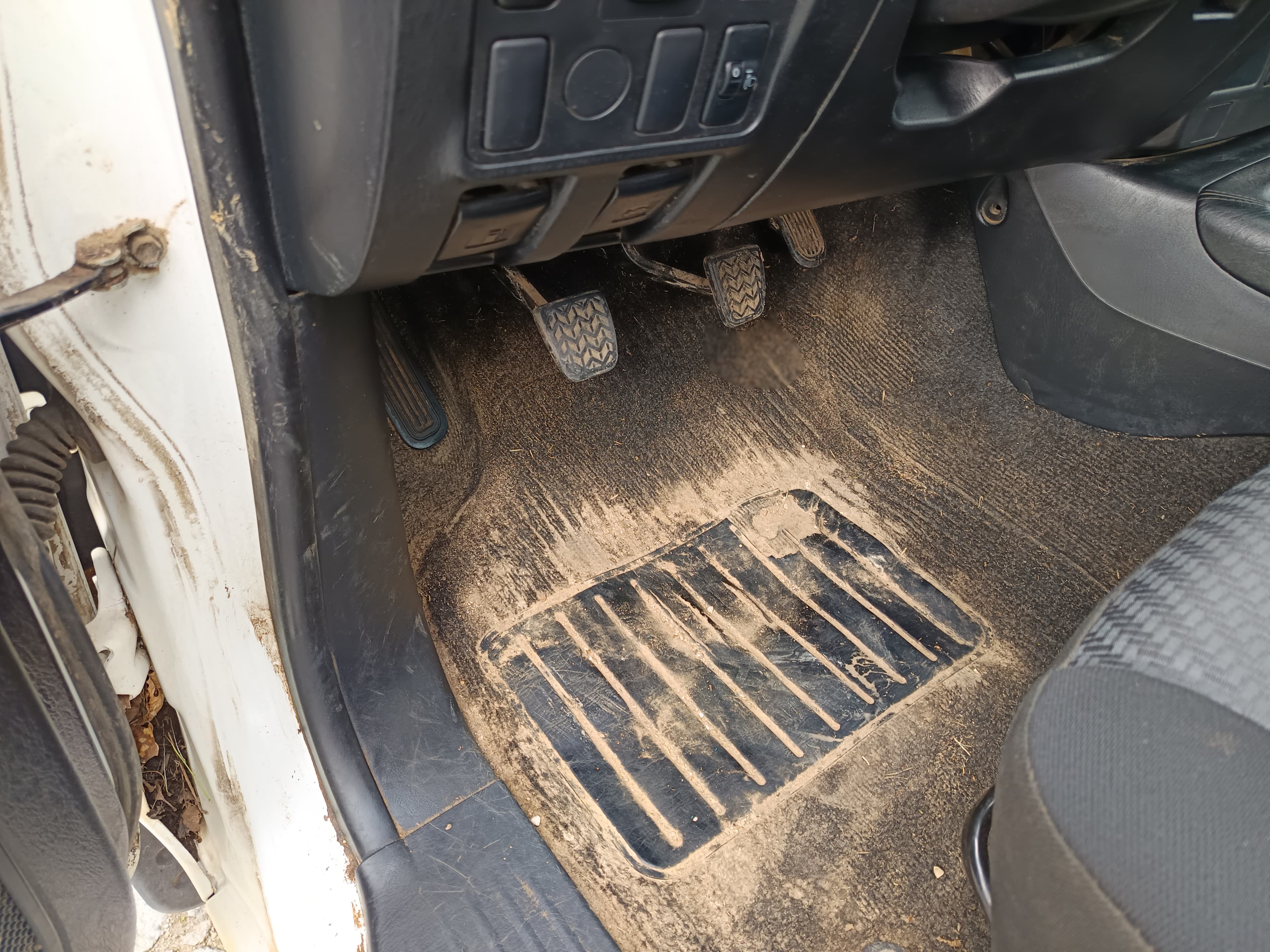 Toyota Hilux · Ano 2015 — image 22