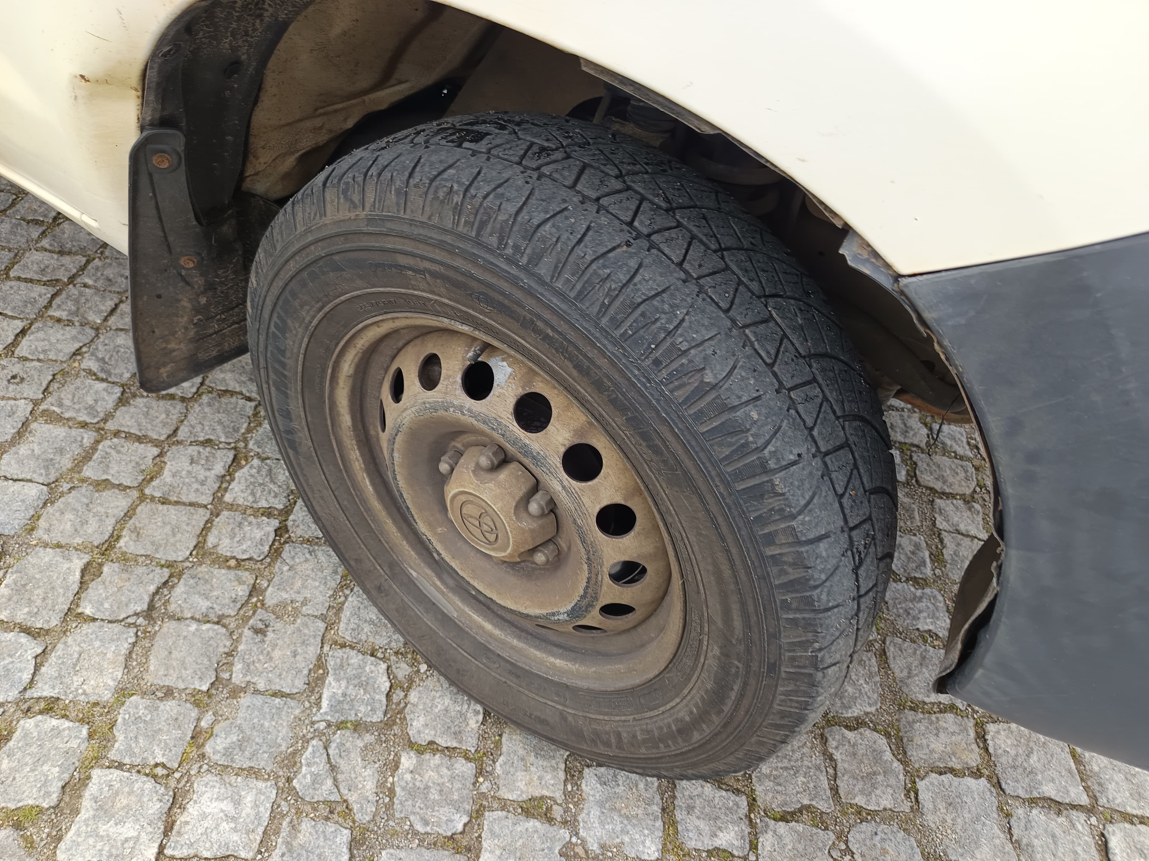 Toyota Hilux · Ano 2015 — image 10