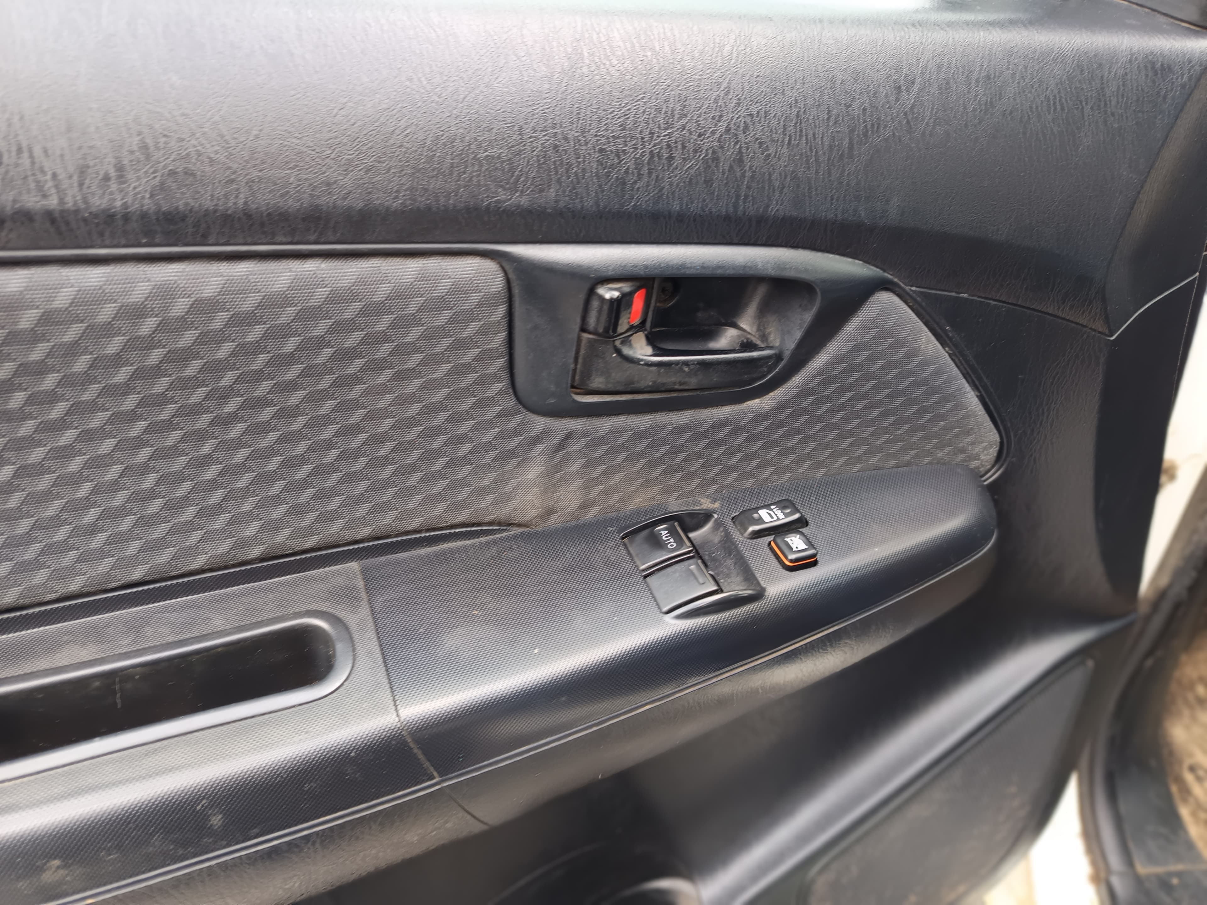 Toyota Hilux · Ano 2015 — image 21