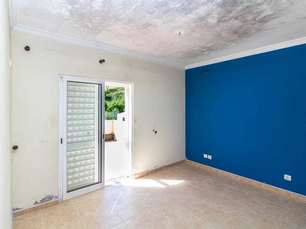 Moradia V2 + Terreno · Tavira, Faro — image 4