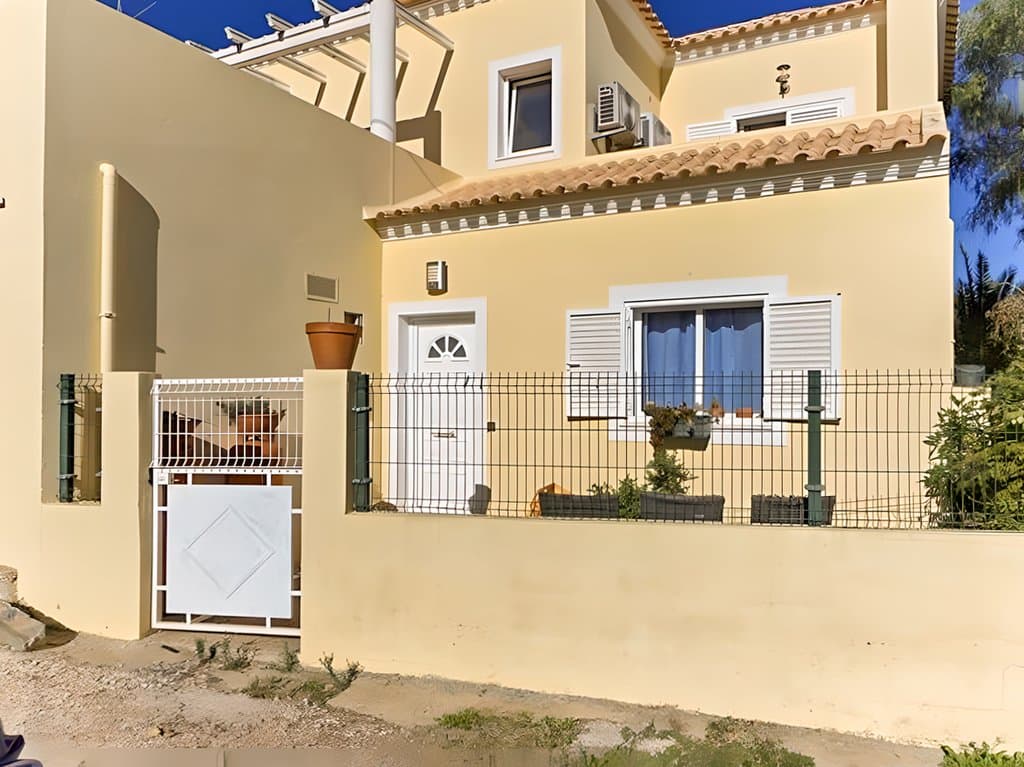 Moradia V2 + Terreno · Tavira, Faro — image 1