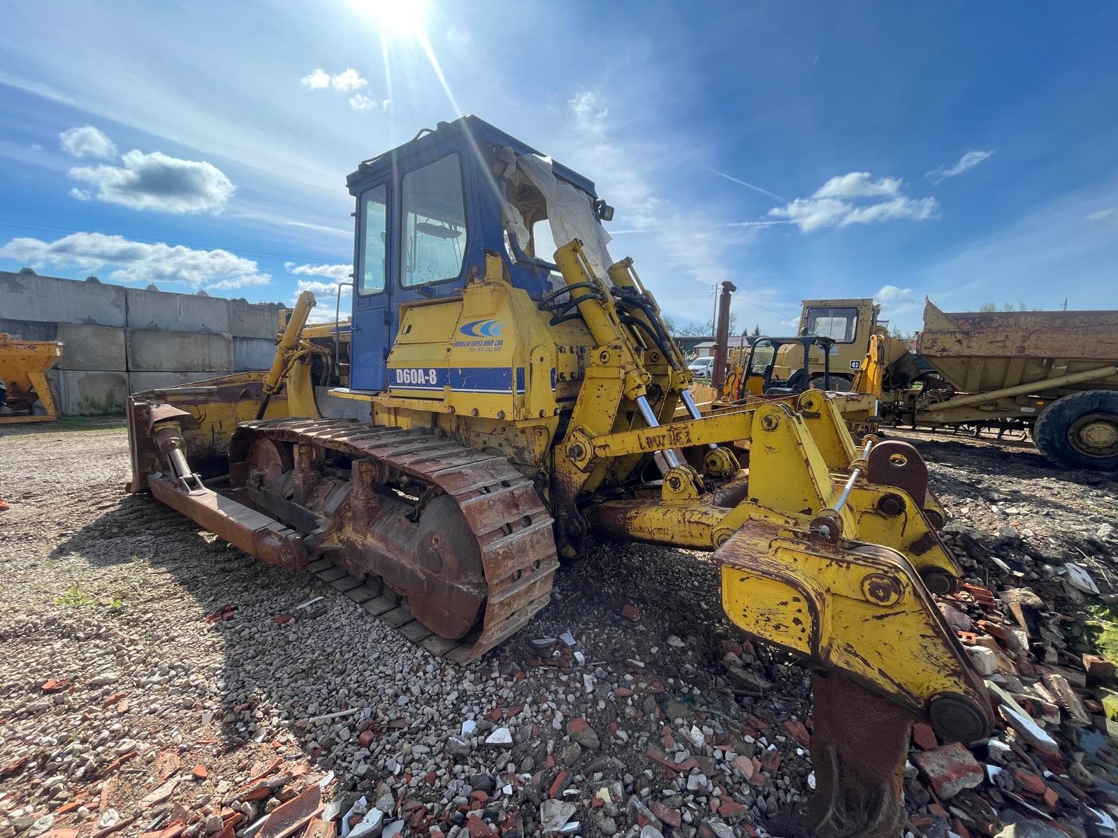 Bulldozer Komatsu D60A-8 — image 2
