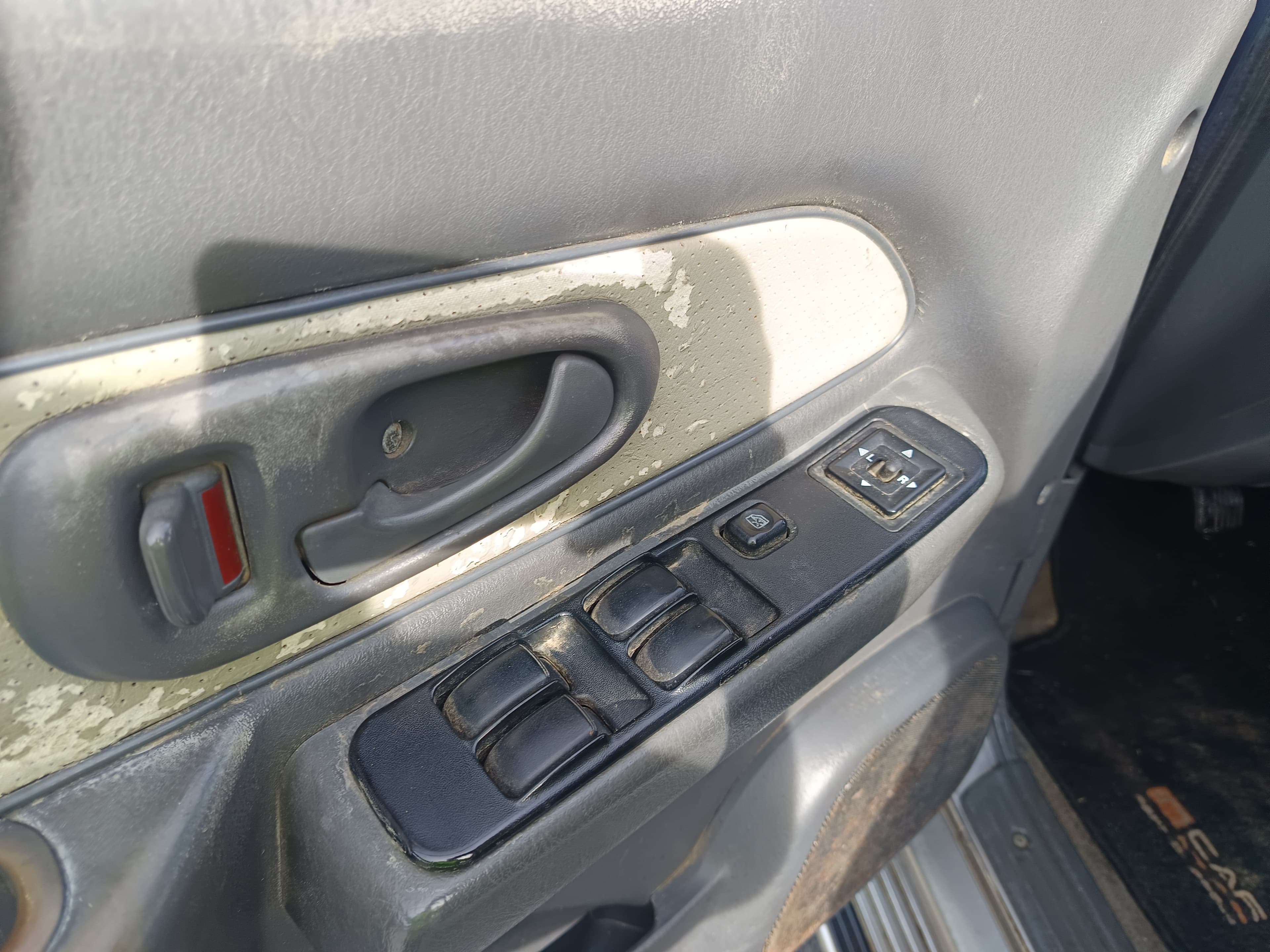 Mitsubishi L200 · Ano 1998 — image 32