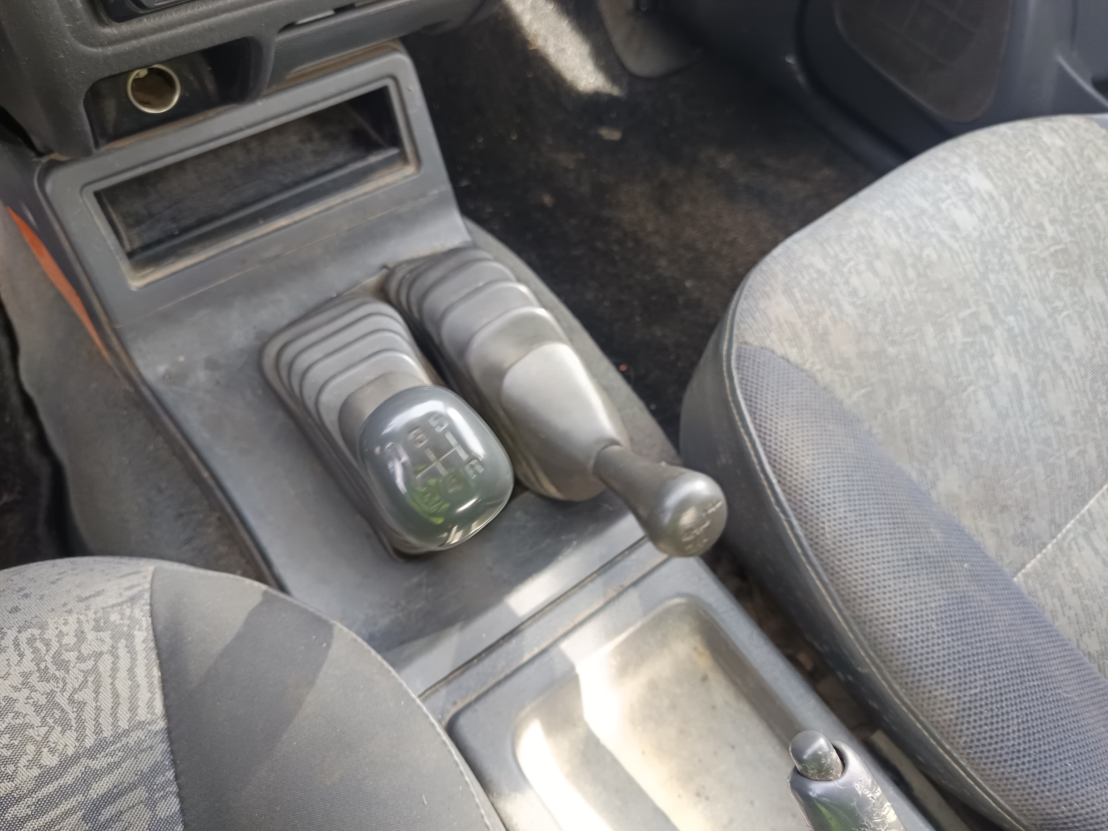 Mitsubishi L200 · Ano 1998 — image 39