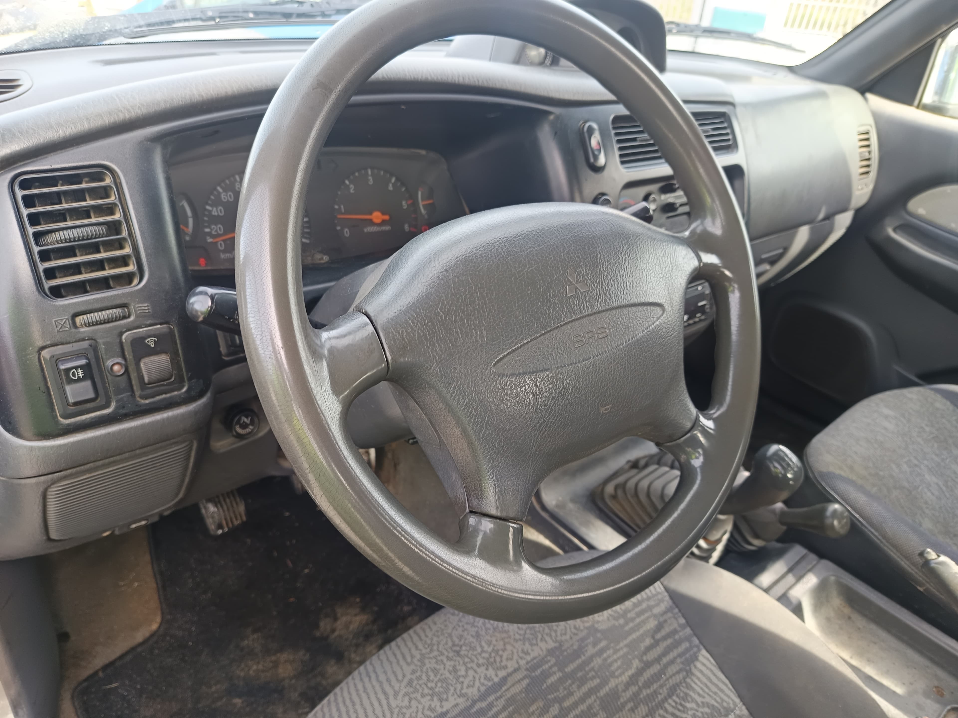 Mitsubishi L200 · Ano 1998 — image 35