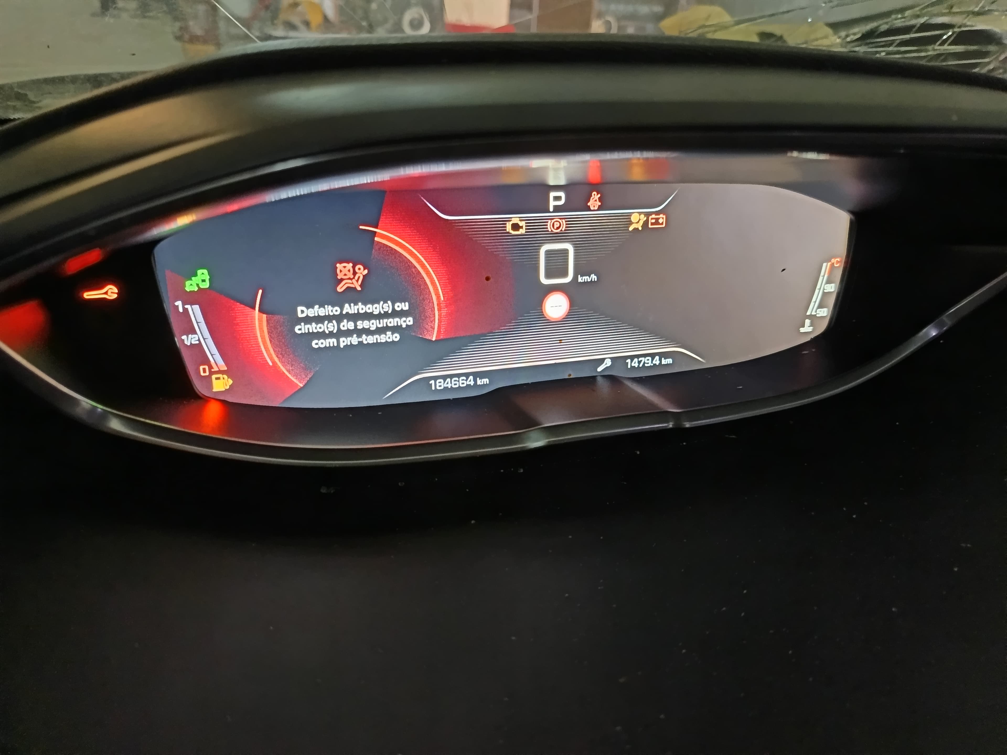 Peugeot 5008 · 7 Lugares · Ano 2018 — imagem 41