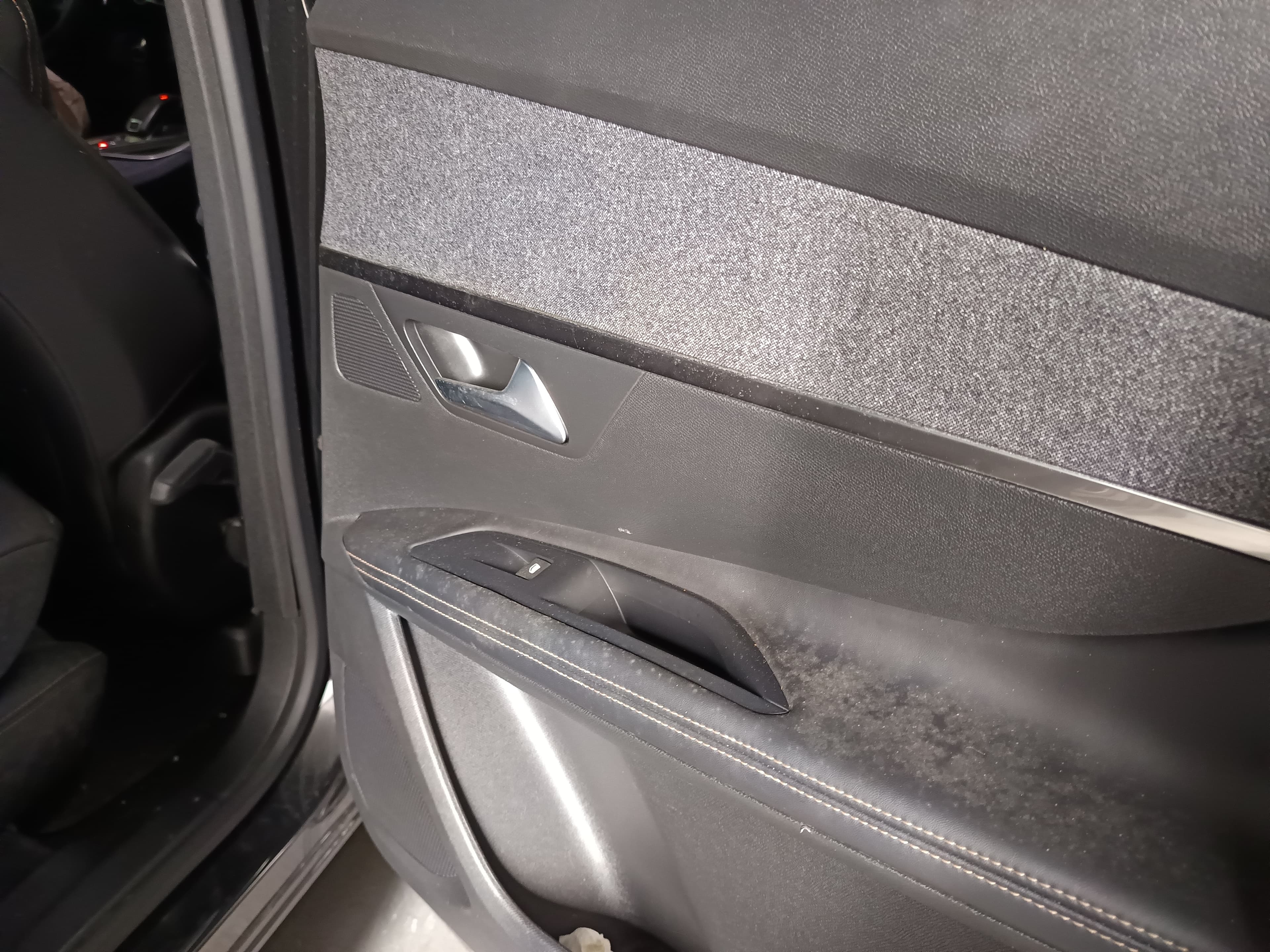Peugeot 5008 · 7 Lugares · Ano 2018 — imagem 21