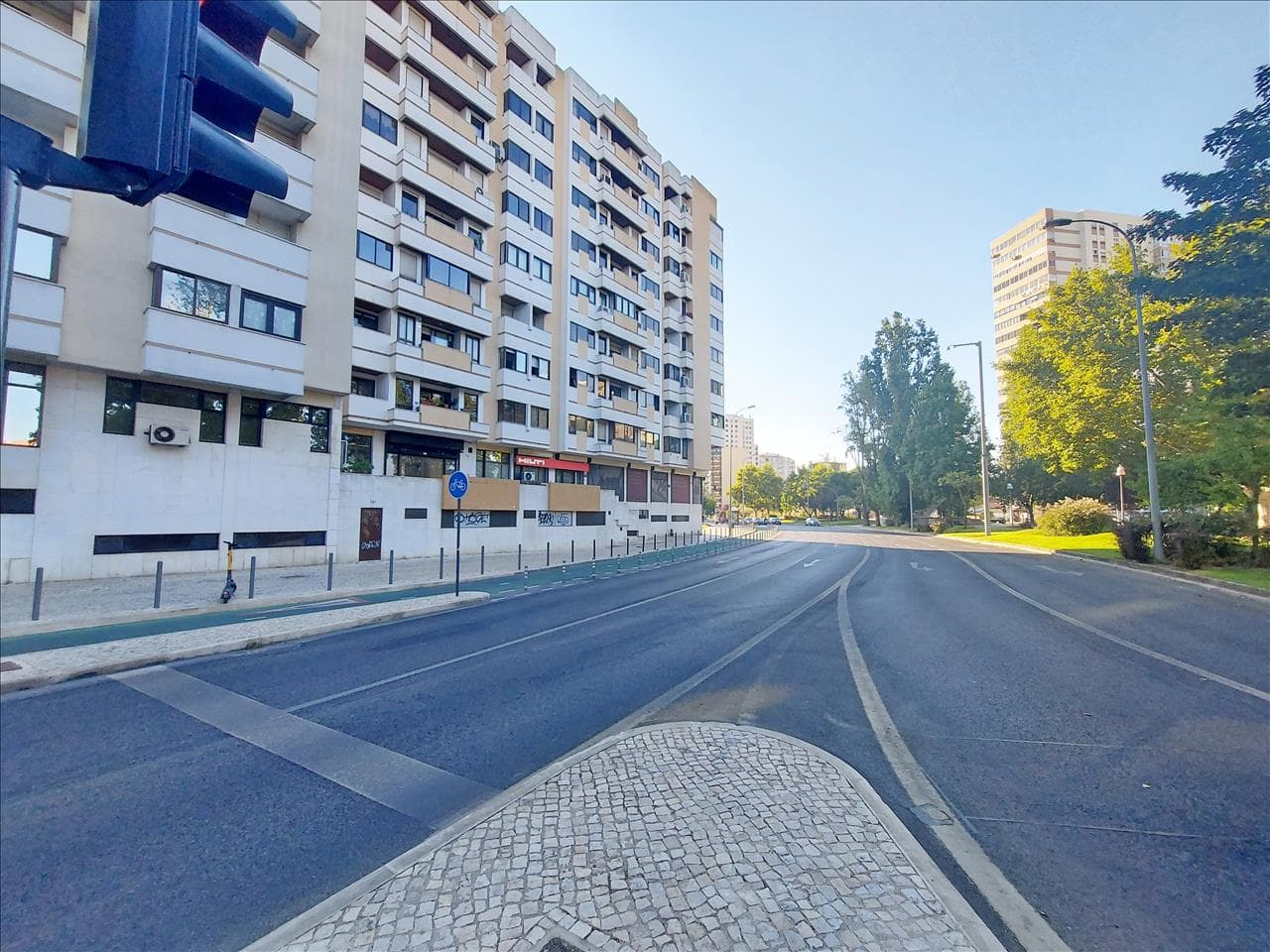 Direito à Raiz de Apartamento T6 · Areeiro, Lisboa — imagem 4