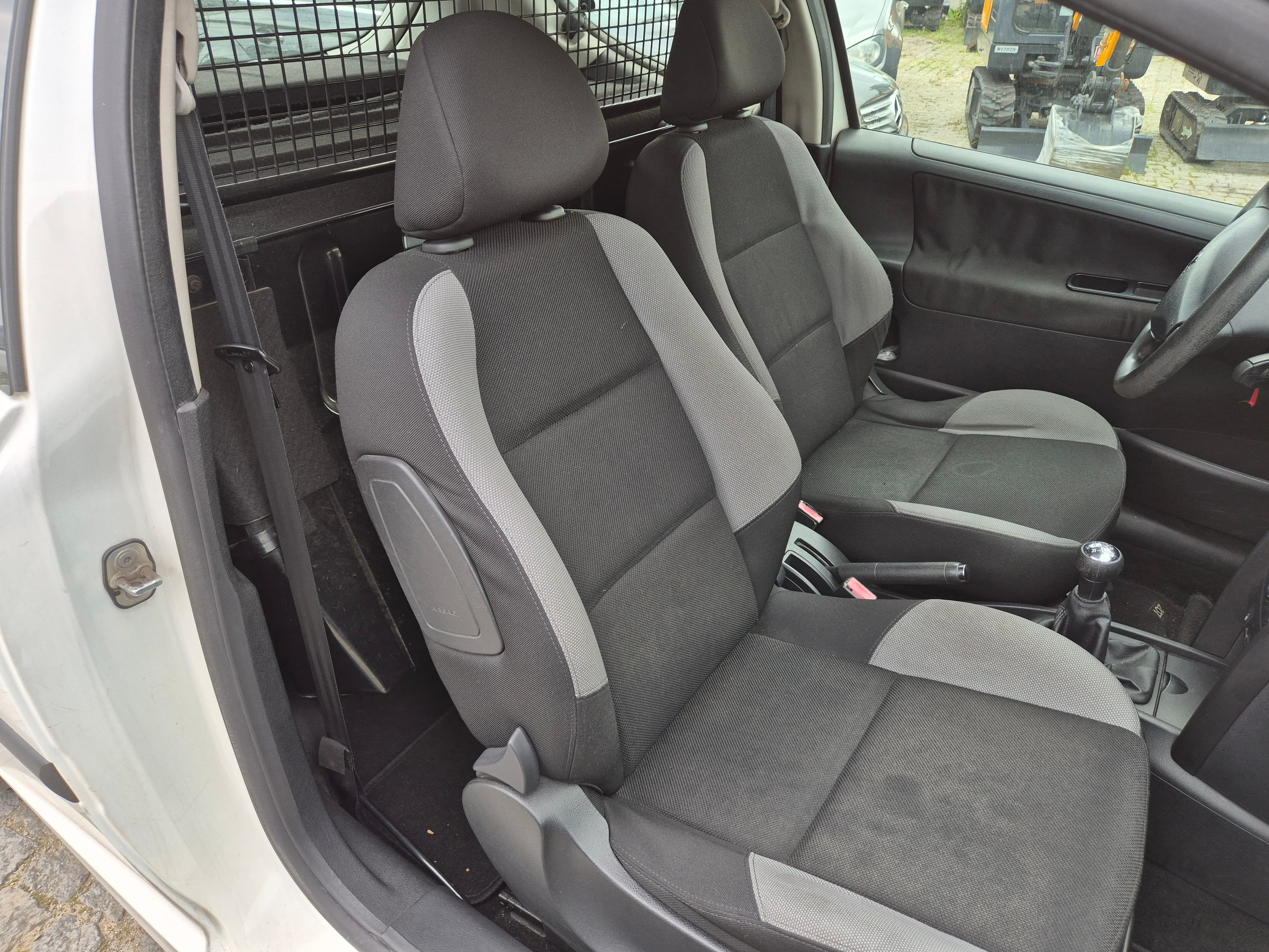 Peugeot 207 · Ano 2009 — imagem 16