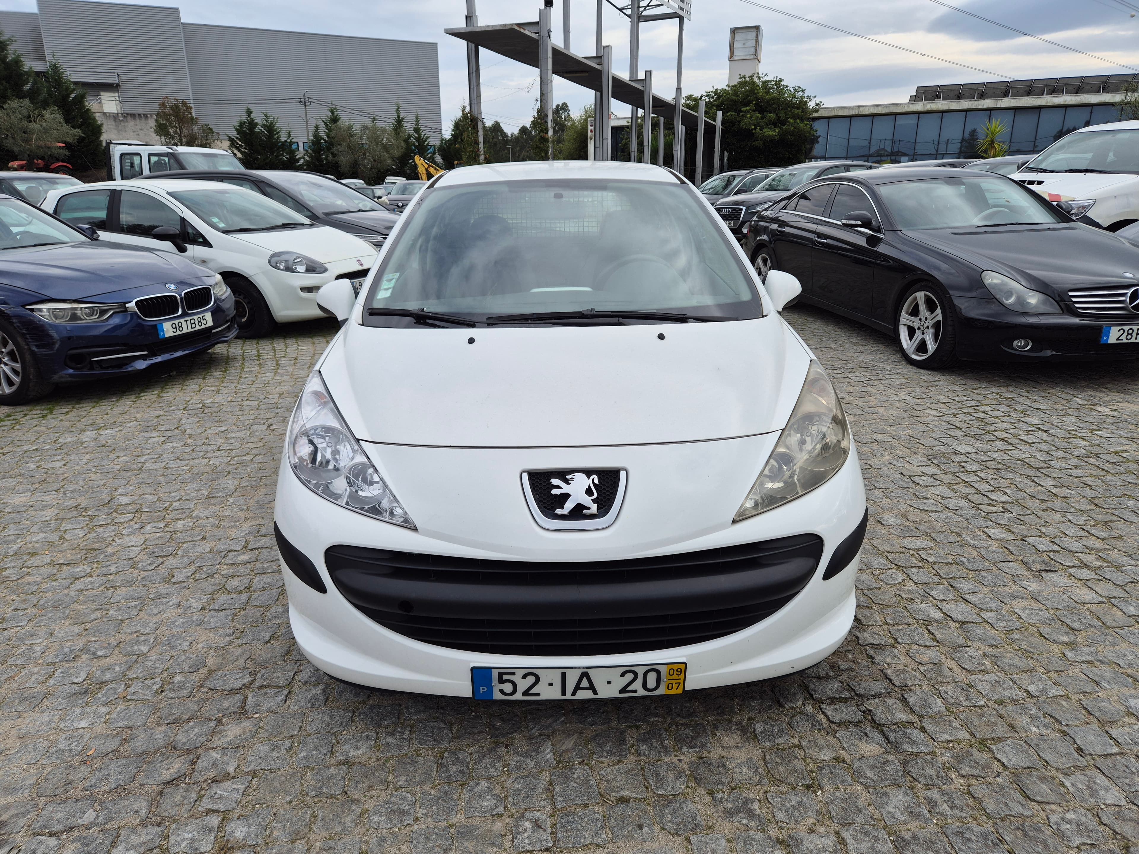 Peugeot 207 · Ano 2009 — imagem 2